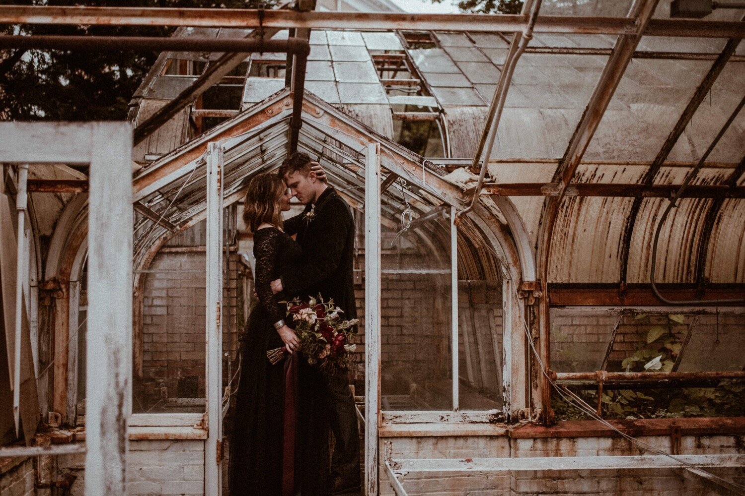abandoned-greenhouse-vanessaalvesphotography-boston-wedding-elopement-photographer-26.jpg