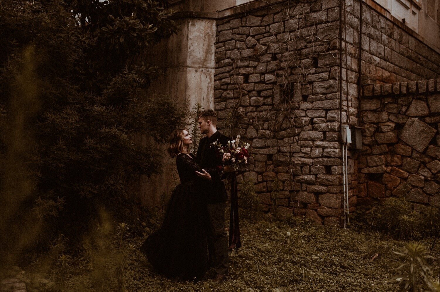 abandoned-greenhouse-vanessaalvesphotography-boston-wedding-elopement-photographer-33.jpg