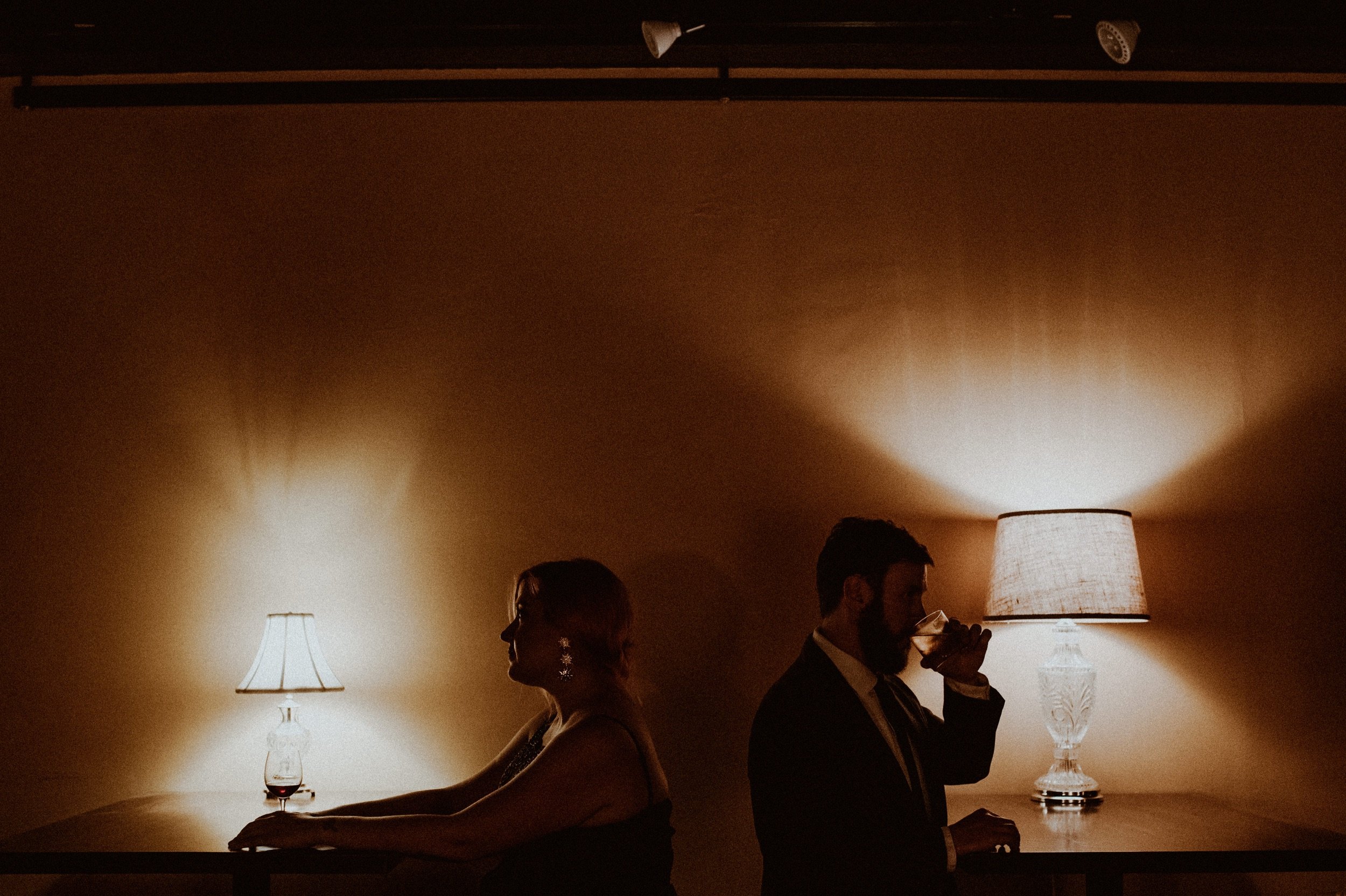 moody-boston-bar-restaurant-engagement-session-wedding-photographer-vanessaalves-24.jpg