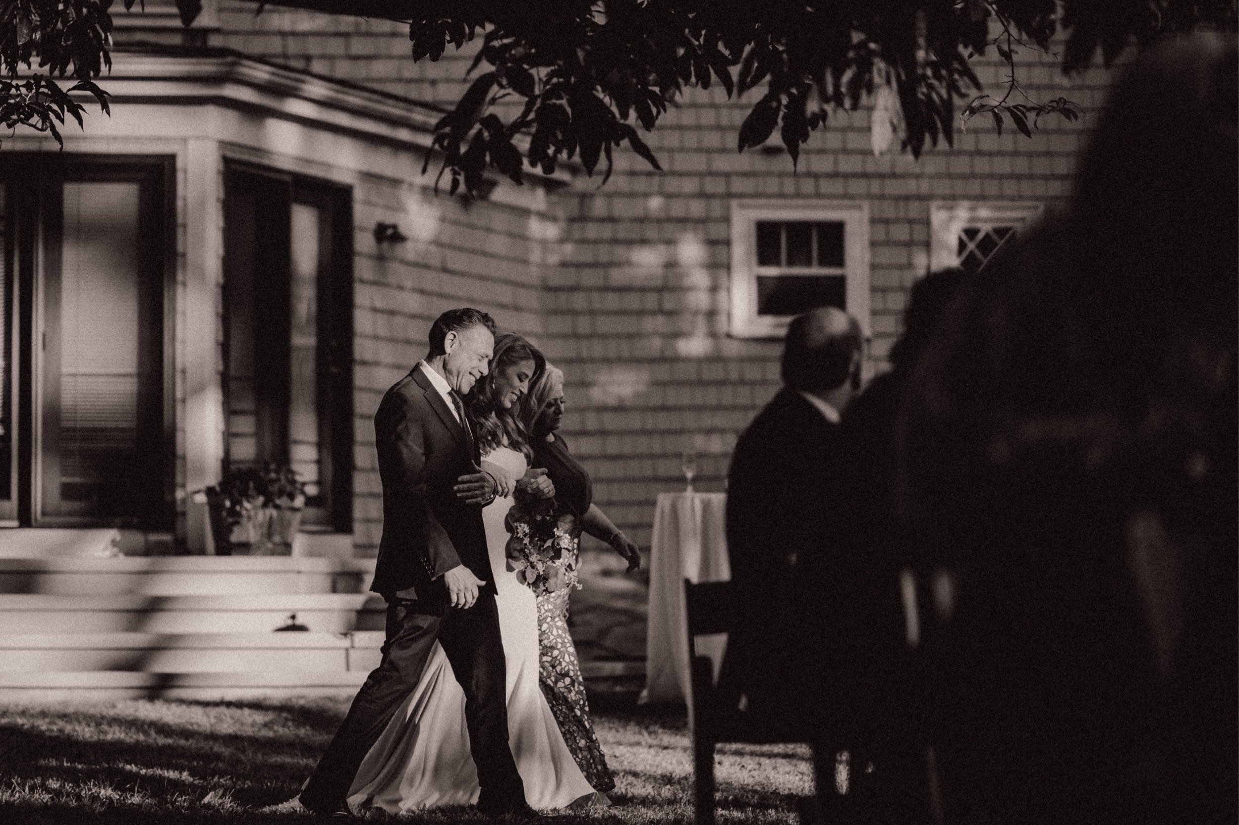 064_Timeless Backyard Wedding in Rhode Island - Vanessa Alves Photography.jpg