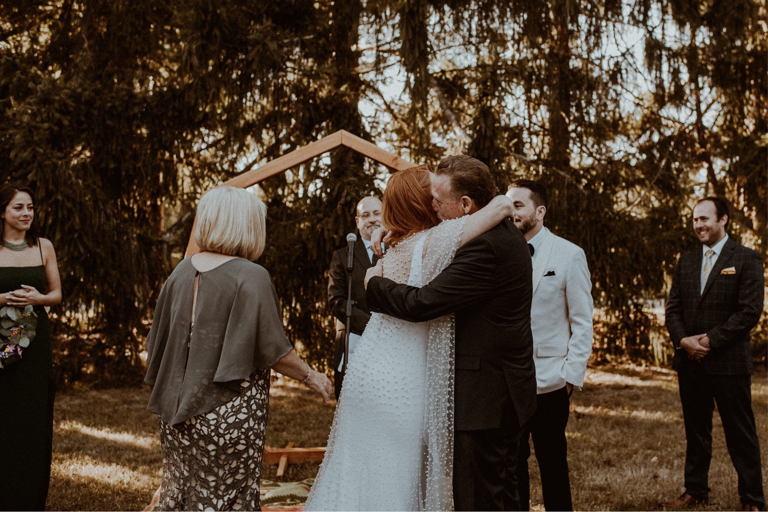 066_Timeless Backyard Wedding in Rhode Island - Vanessa Alves Photography.jpg