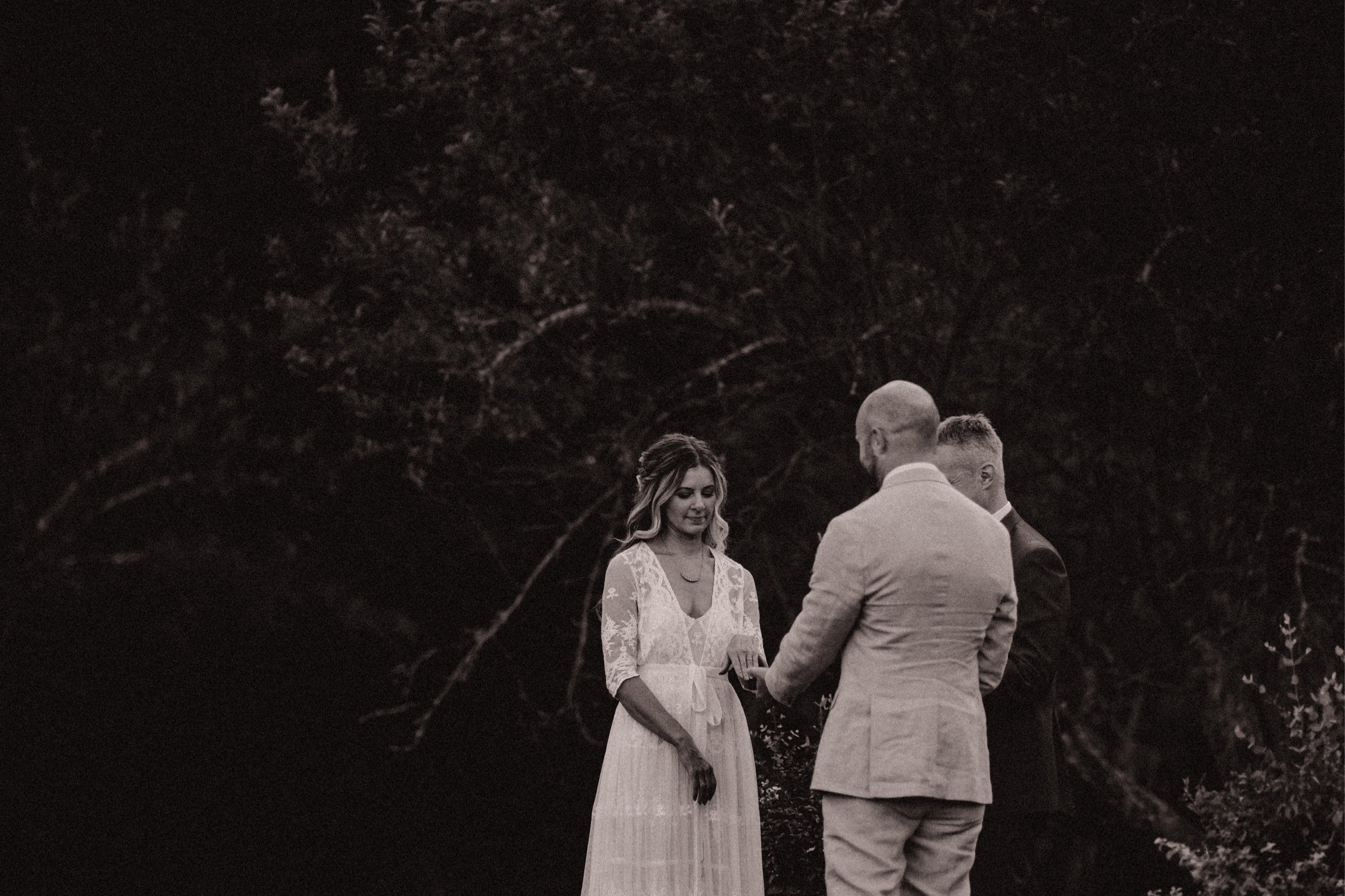 078_Gloriosa & Co Fall Wedding at The Curtis House Ashfield MA - Vanessa Alves Photography.jpg