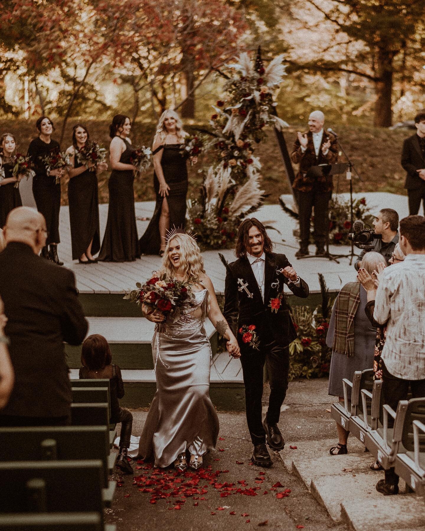 olivia &amp; dylan are absolute icons! 🤘🏻🖤🔗 leaving my jaw on the floor every time we meet - from talking about the wedding inspiration, to see it come to life was absolute wild.

i don&rsquo;t even know where to begin&hellip; olivia&rsquo;s silv