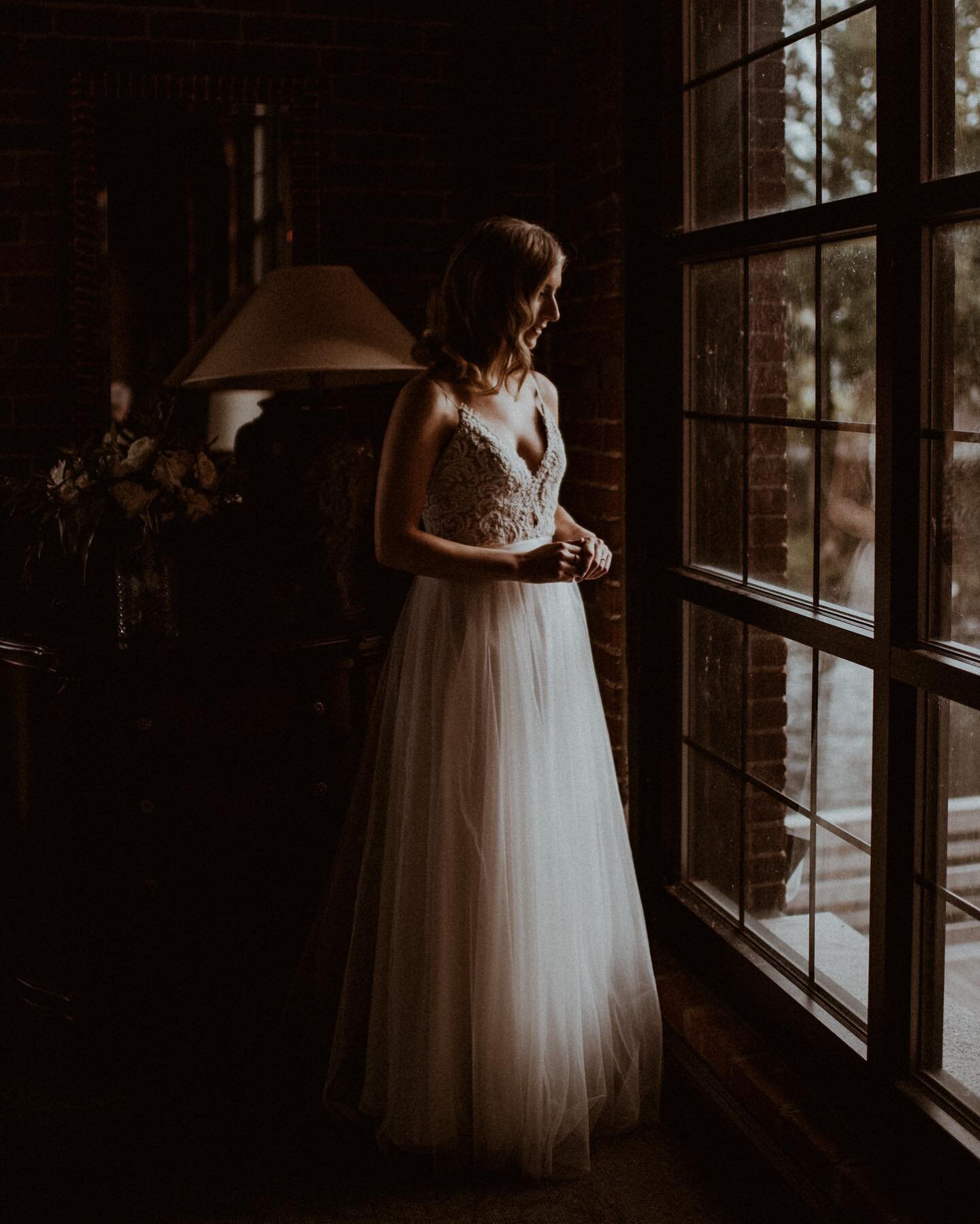 some photos live rent free in my mind and once in awhile i think about them 🖤🥲 this photo of carly as a bride, just before the ceremony at the charles river museum, is a forever favorite of mine. 

.
.
.
.
.
.
.

#vanessaalvesphotography
#wedding #