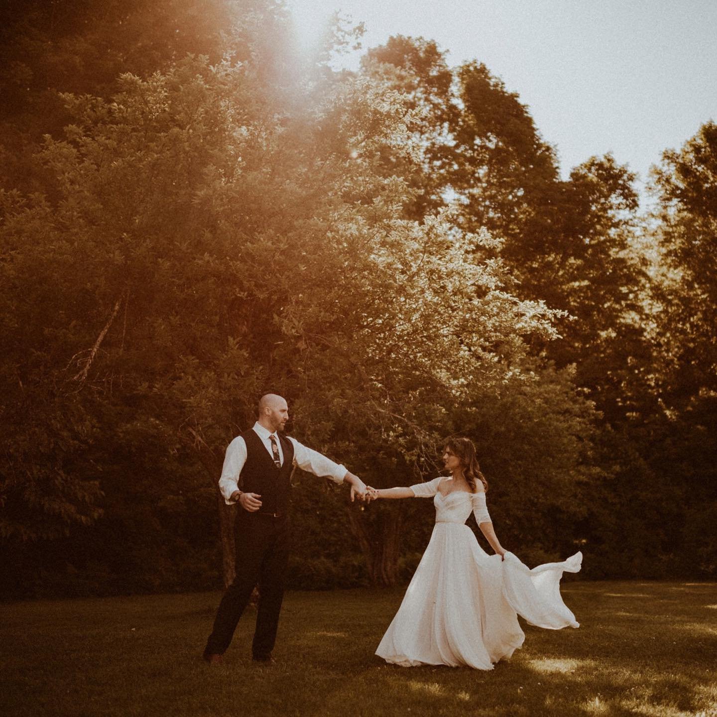 glimpses of victoria &amp; robert&rsquo;s wedding day last summer 🌞

i don&rsquo;t even know where to start about this day?!?! it was sooo hard picking photos to share&hellip; but seriously, these two are absolutely lovely and they&rsquo;re just the