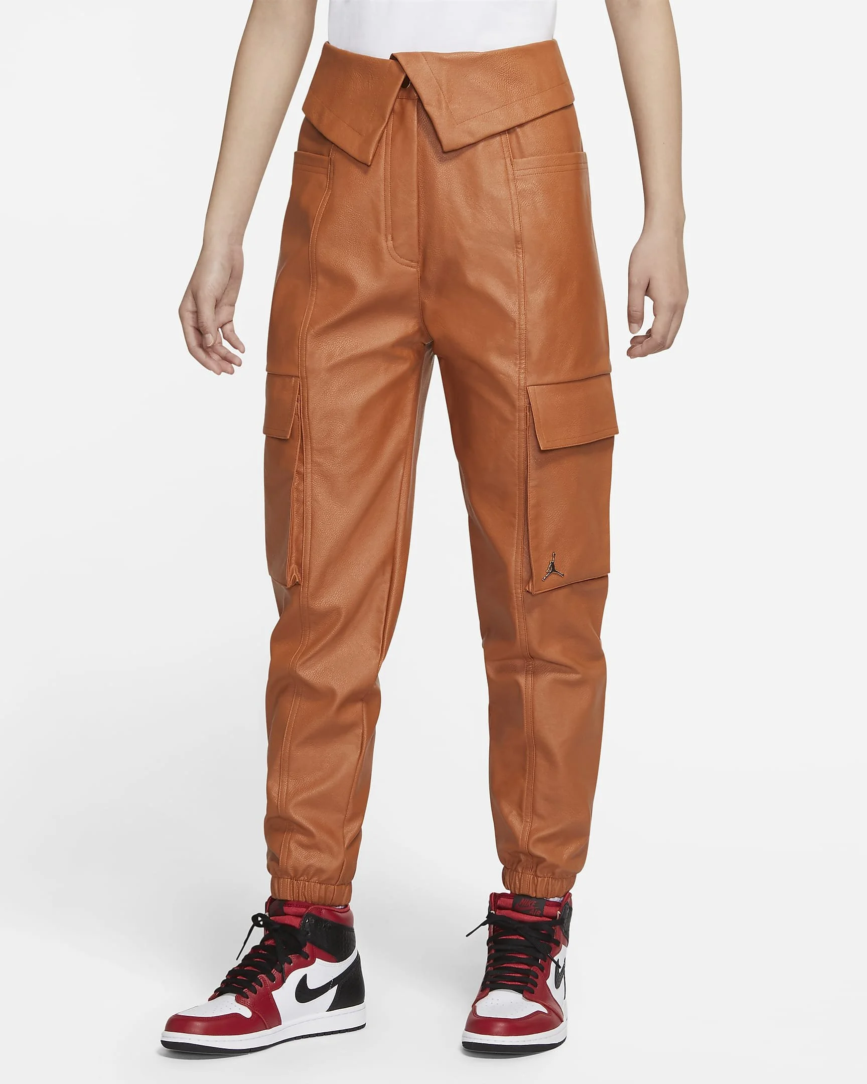 pantalones-funcionales-de-cuero-artificial-jordan-court-to-runway-QK8Smz.jpg