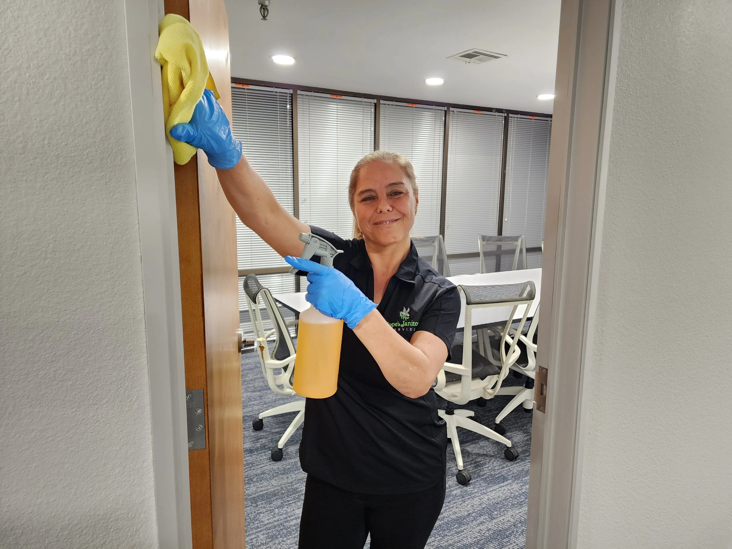 Doorjam Cleaning5.jpg