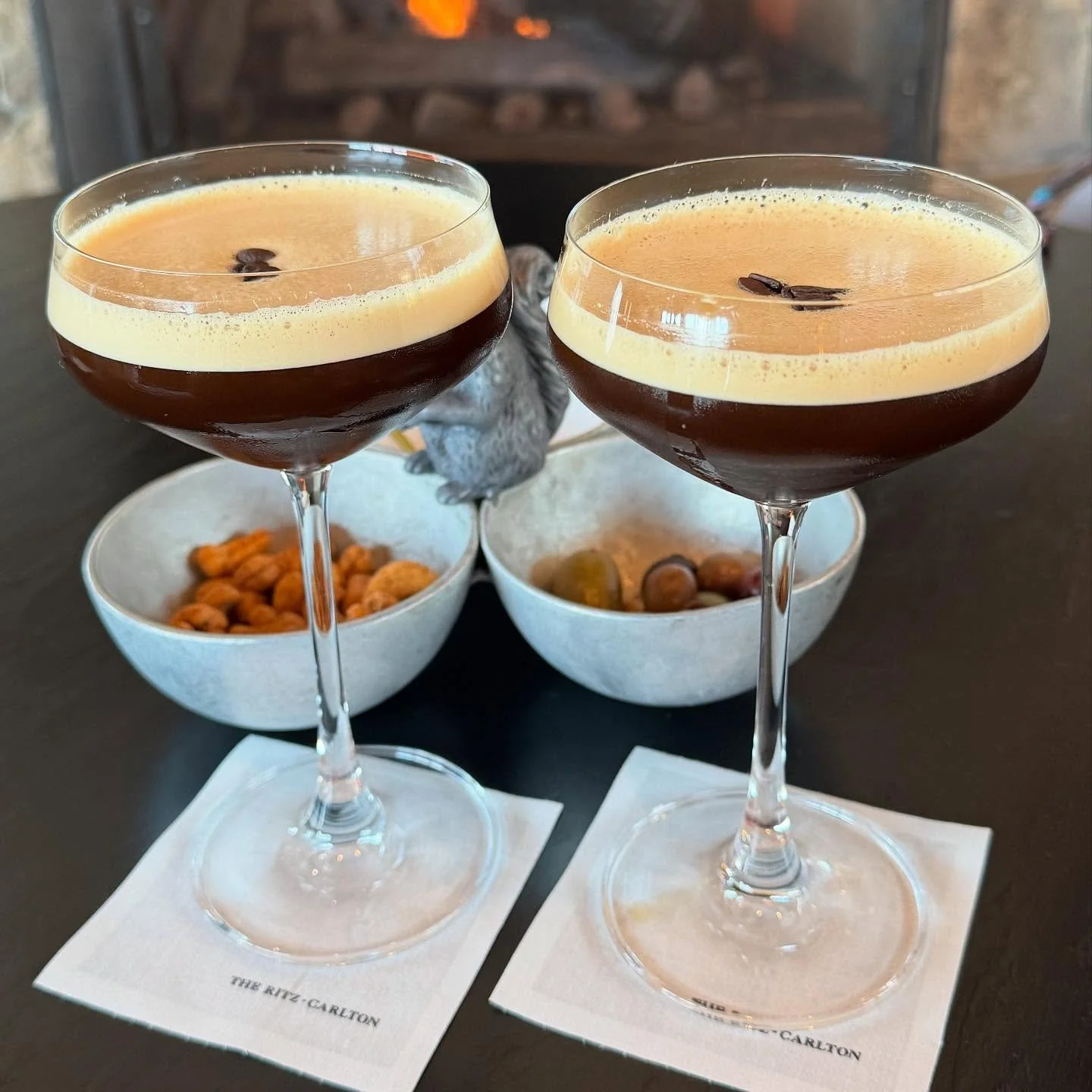 🇺🇸 Memorial Day Weekend - Afternoon Pick Me Ups @ritzcarltonlaketahoe ☕️ 🍸 

#hisandhers @marriottbonvoy #espressomartini #laketahoe #california #holidayweekend #memorialweekend 

Contact @hedonistluxurytravel to book your next travels, elevated w