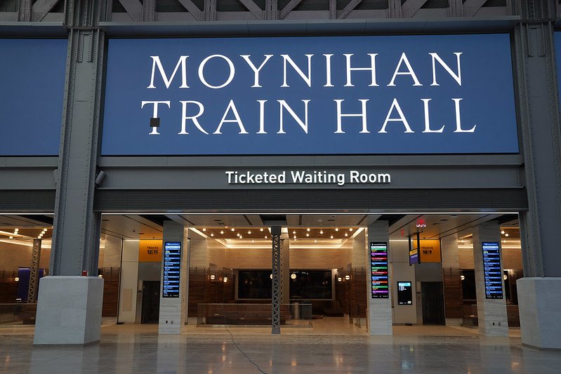 Commuter-waiting-area-at-Moynihan-Train-Hall.jpg