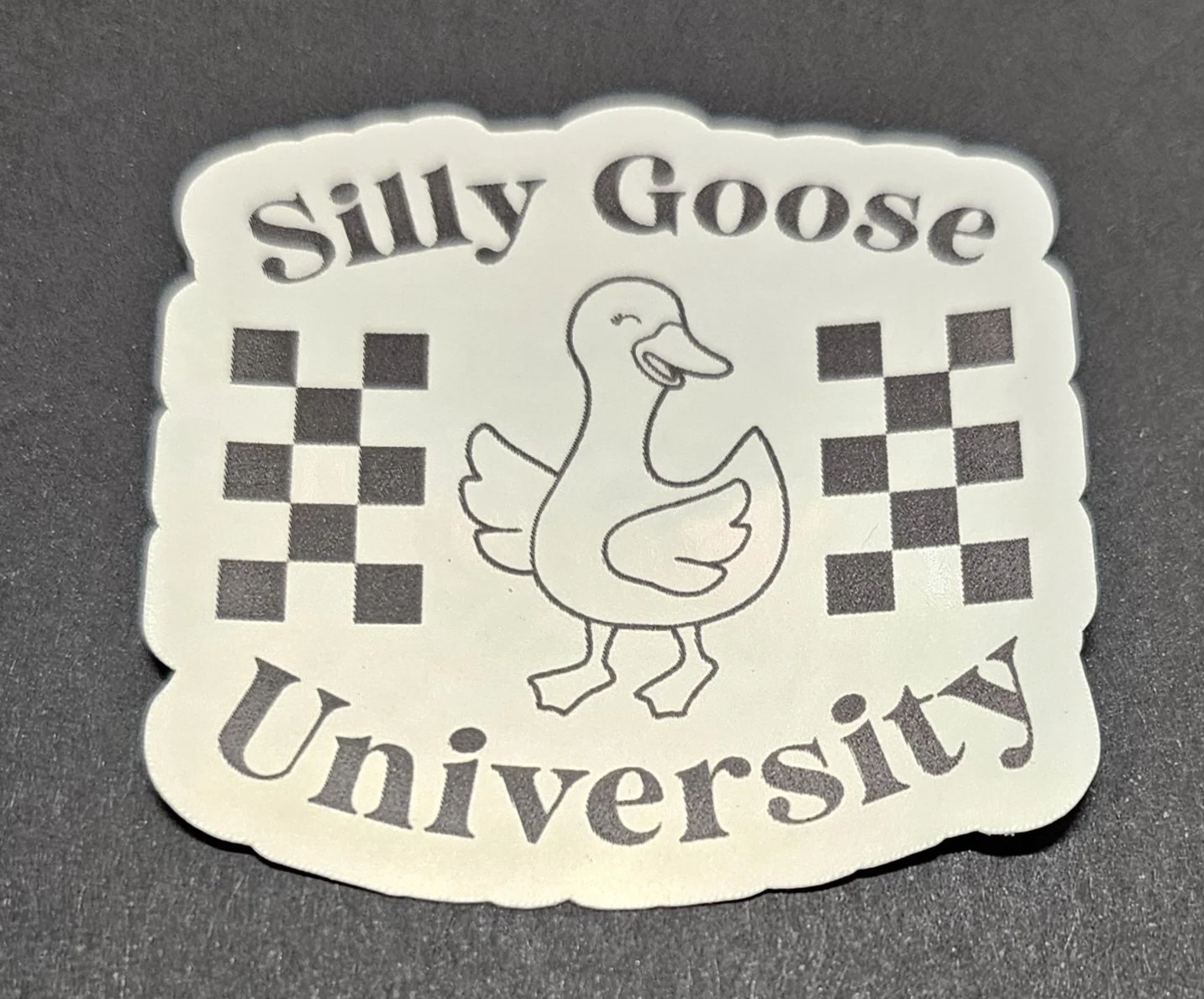 Peel & Stick Vinyl Decal - Silly goose
Measures - H = 2.0 inches  W = 2.0 inches