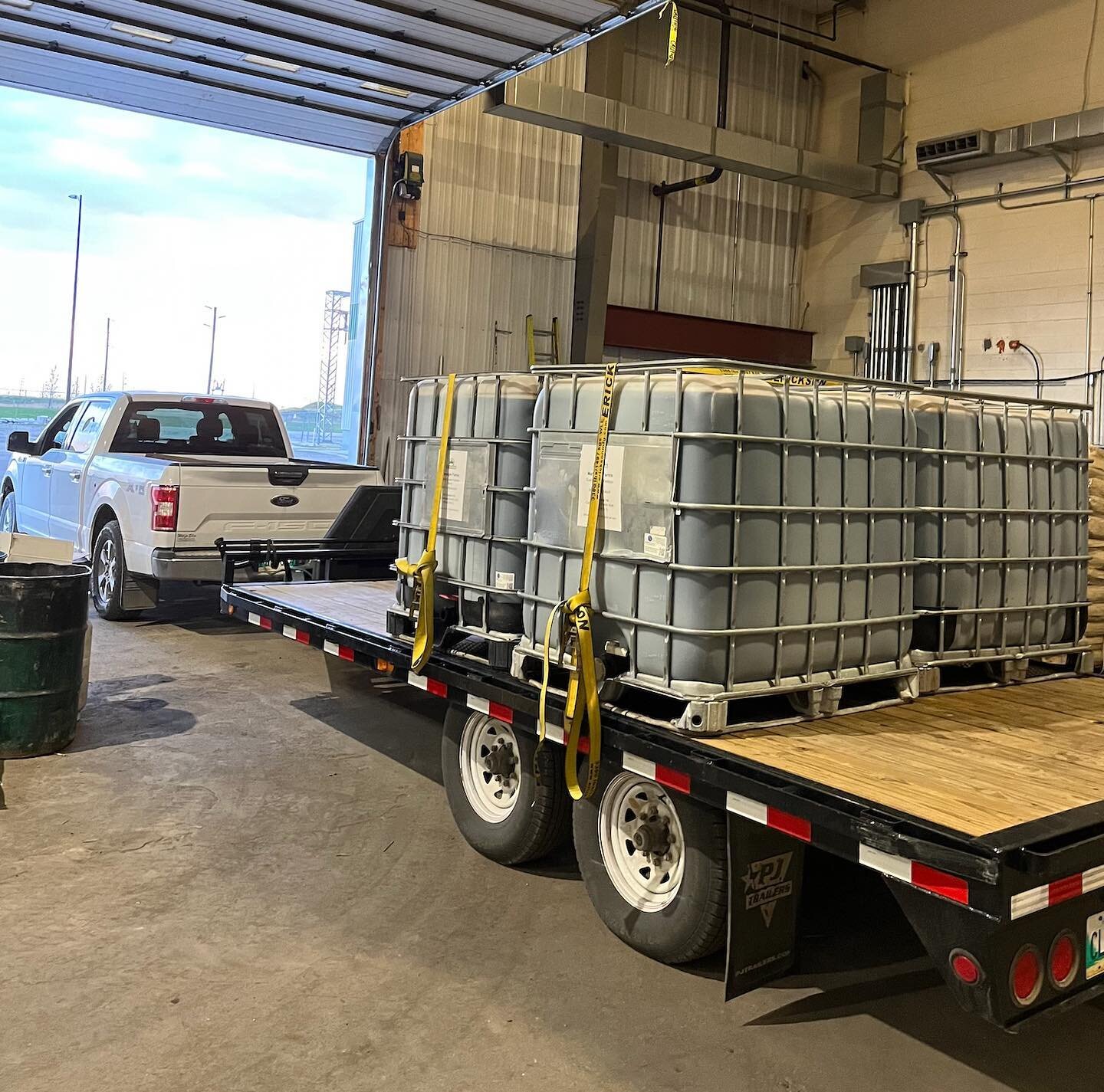 Time to blast the radio and get an early morning delivery done! 🔊🚛

This truck is loaded up with an iQ Phos/Release HA blend. It's going to be a busy May long weekend in fields around our area and we're glad our products will be going to work with 