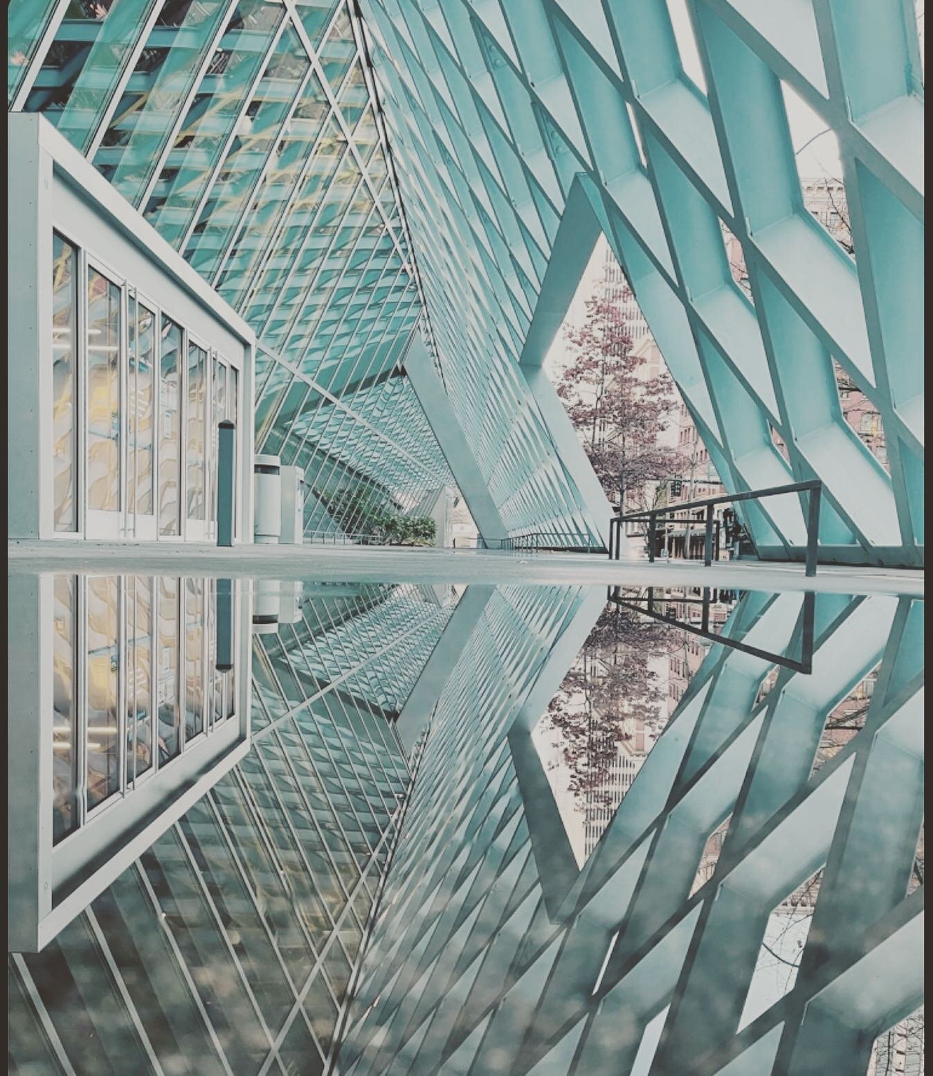 Happy Birthday to Mr. Rem Koolhaas an amazing Dutch architect known for many building such as the Seattle Library. A weaving web of steel and glass.

Photo | Unknown 

#architecture #web #weave #glass #designnerd #buildinglove