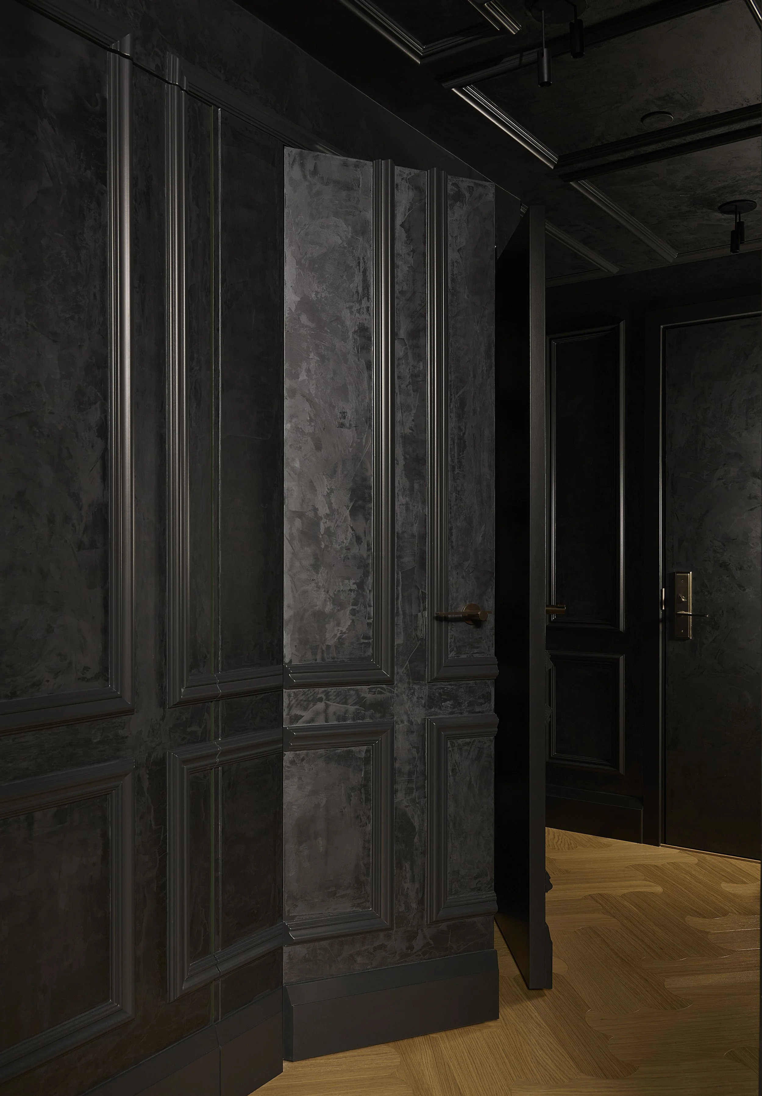 PhoenixGrey_2210-330RichamondW_425.jpg