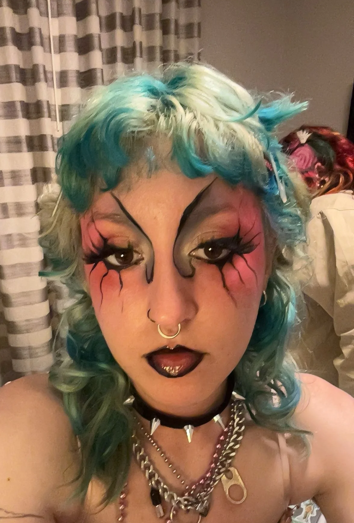 Pink and blue with abstract liner