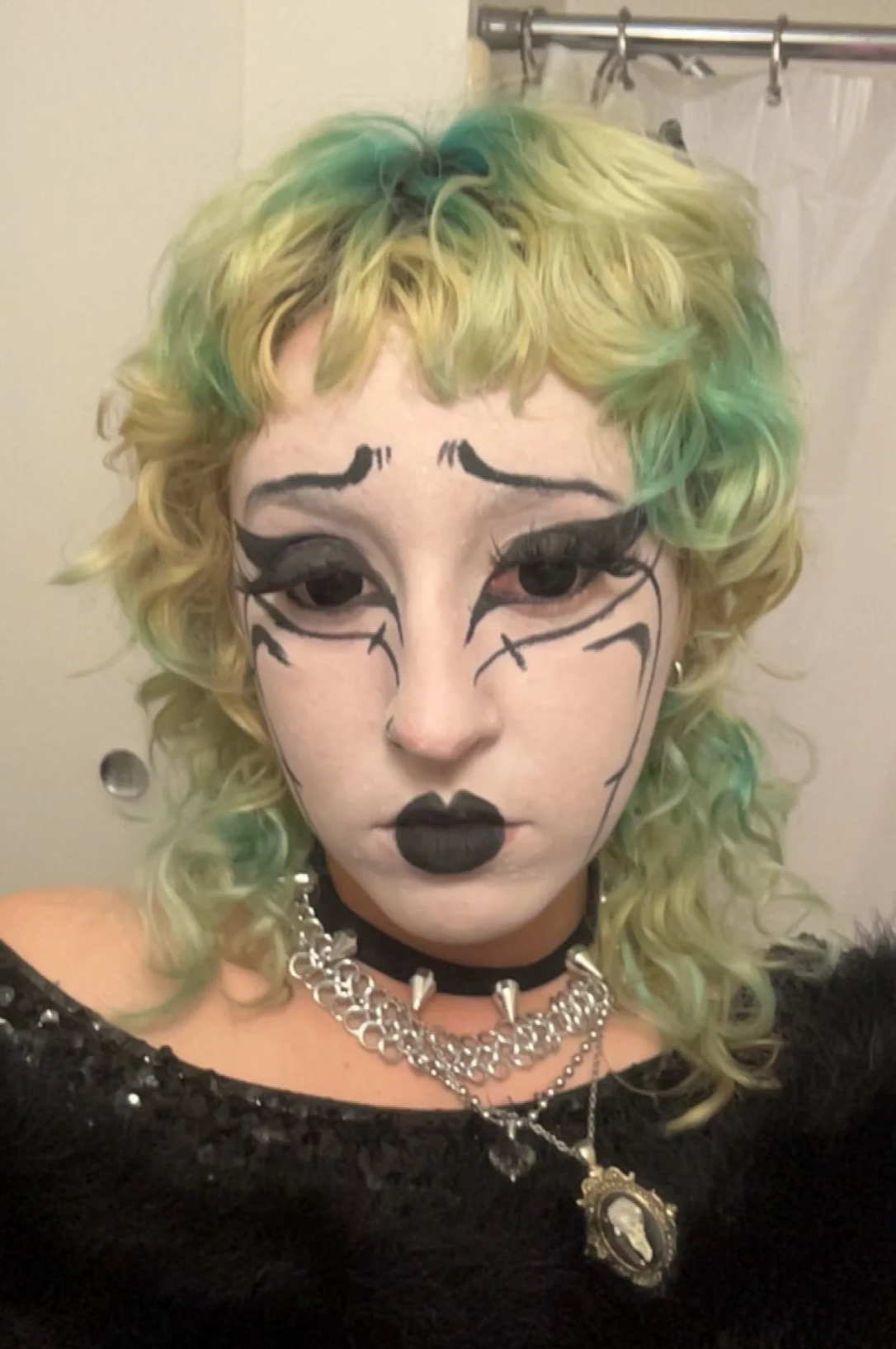 Graphic liner goth makeup