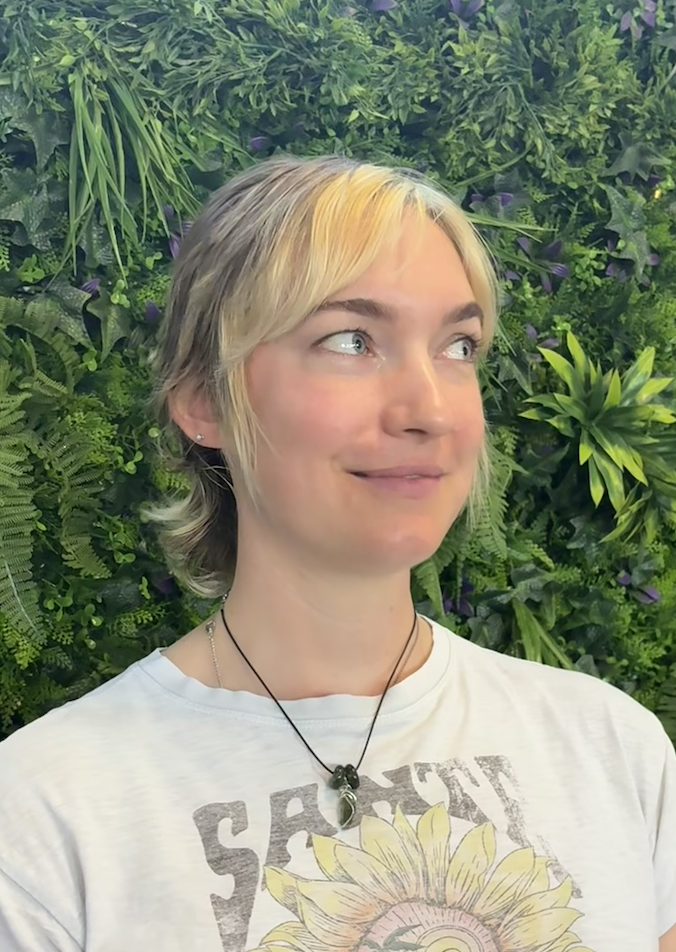Blonde money pieces with root tap