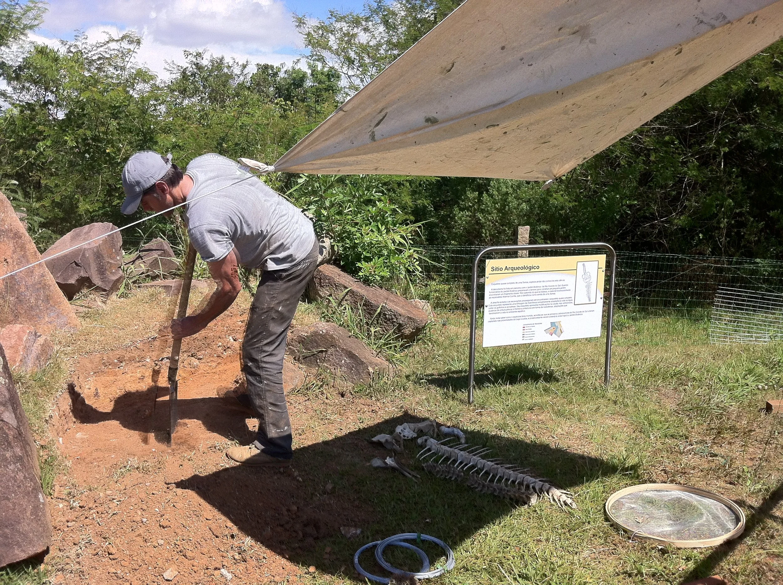 Sítio Arqueológico, 2012