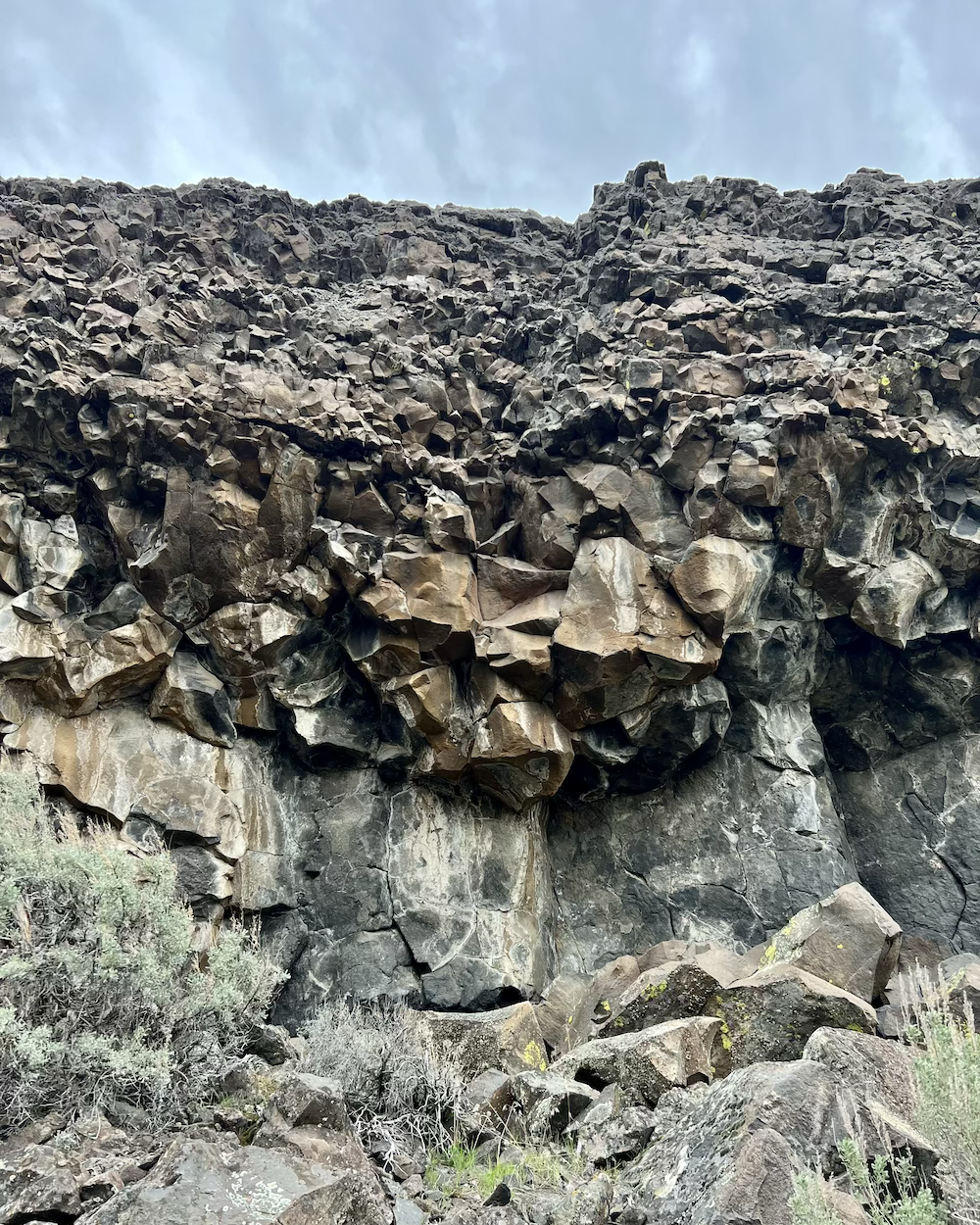  Fascinating rock formations in Echo Basin. 
