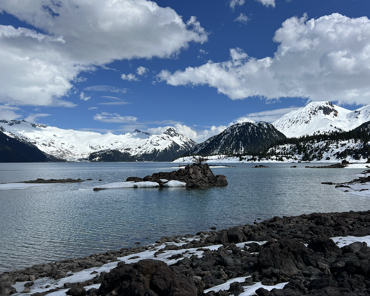 Hiking to Garibaldi Lake
