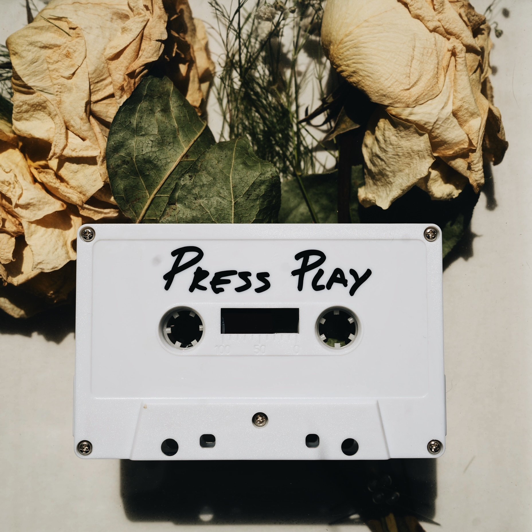 Press Play On Tape (tradução) - Komodor - VAGALUME