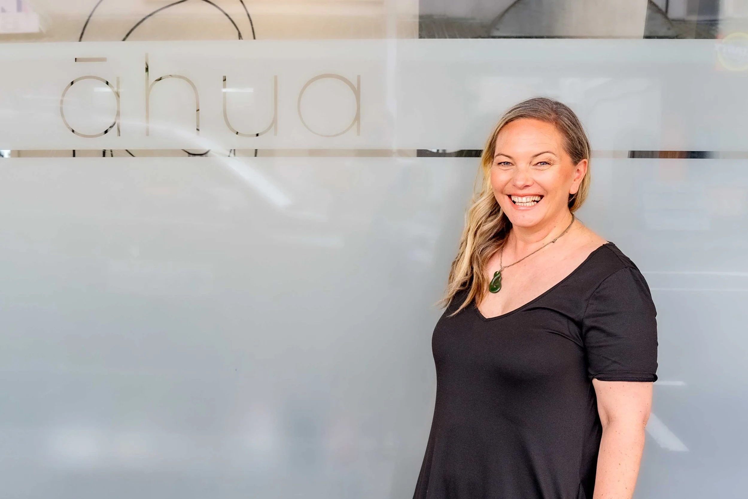 woman empowerment and boudoir photographer in Manukau South Auckland ready to take your empowering photographs, offering hair and make up