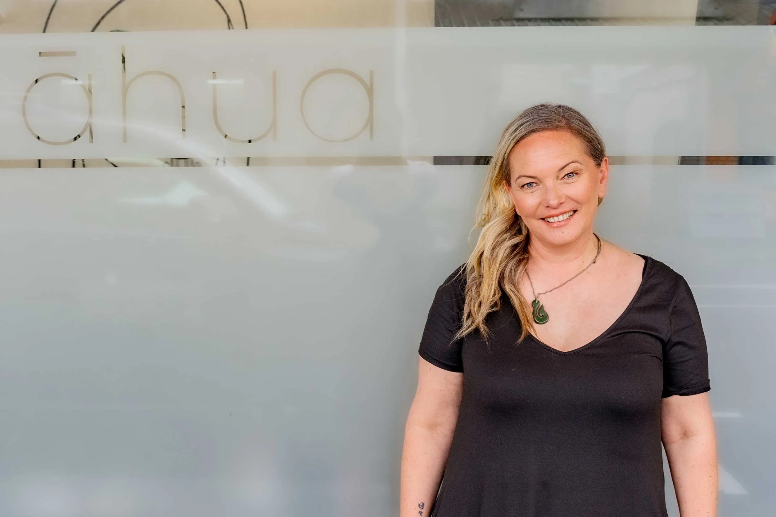 woman empowerment and boudoir photographer in Manukau South Auckland ready to take your empowering photographs, offering hair and make up