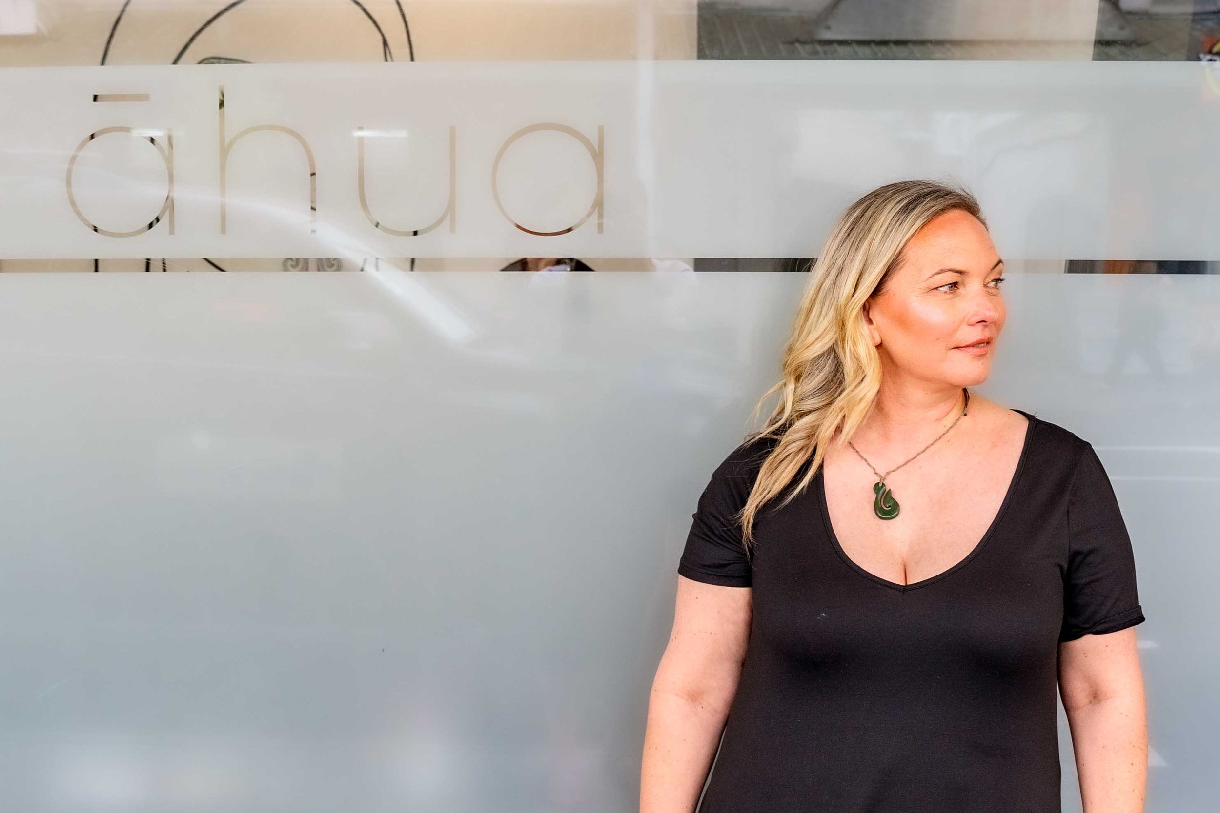 woman empowerment and boudoir photographer in Manukau South Auckland ready to take your empowering photographs, offering hair and make up