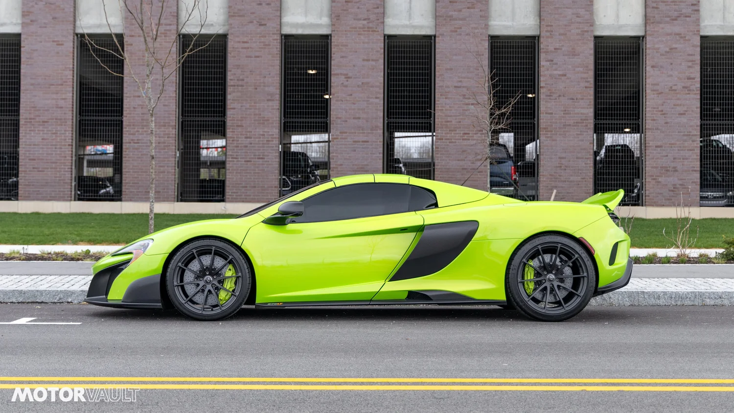 Used 2016 McLaren 675LT photo 5