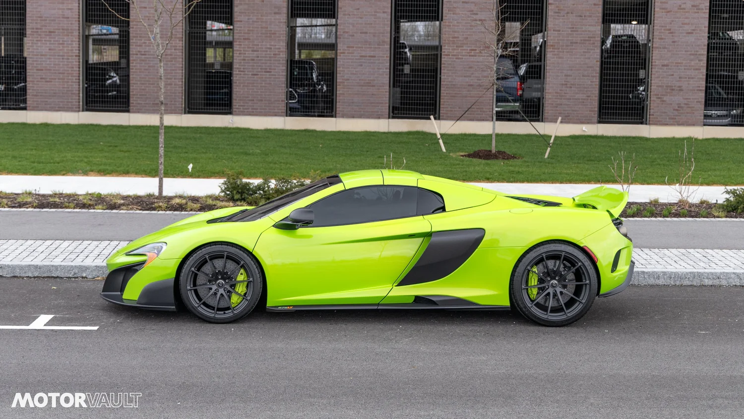Used 2016 McLaren 675LT photo 6