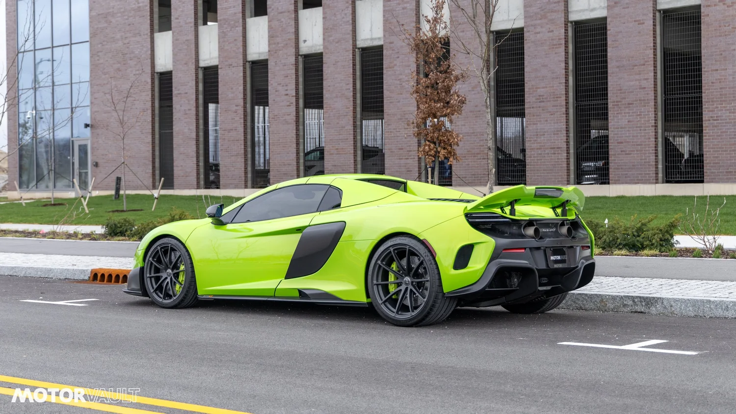 Used 2016 McLaren 675LT photo 7