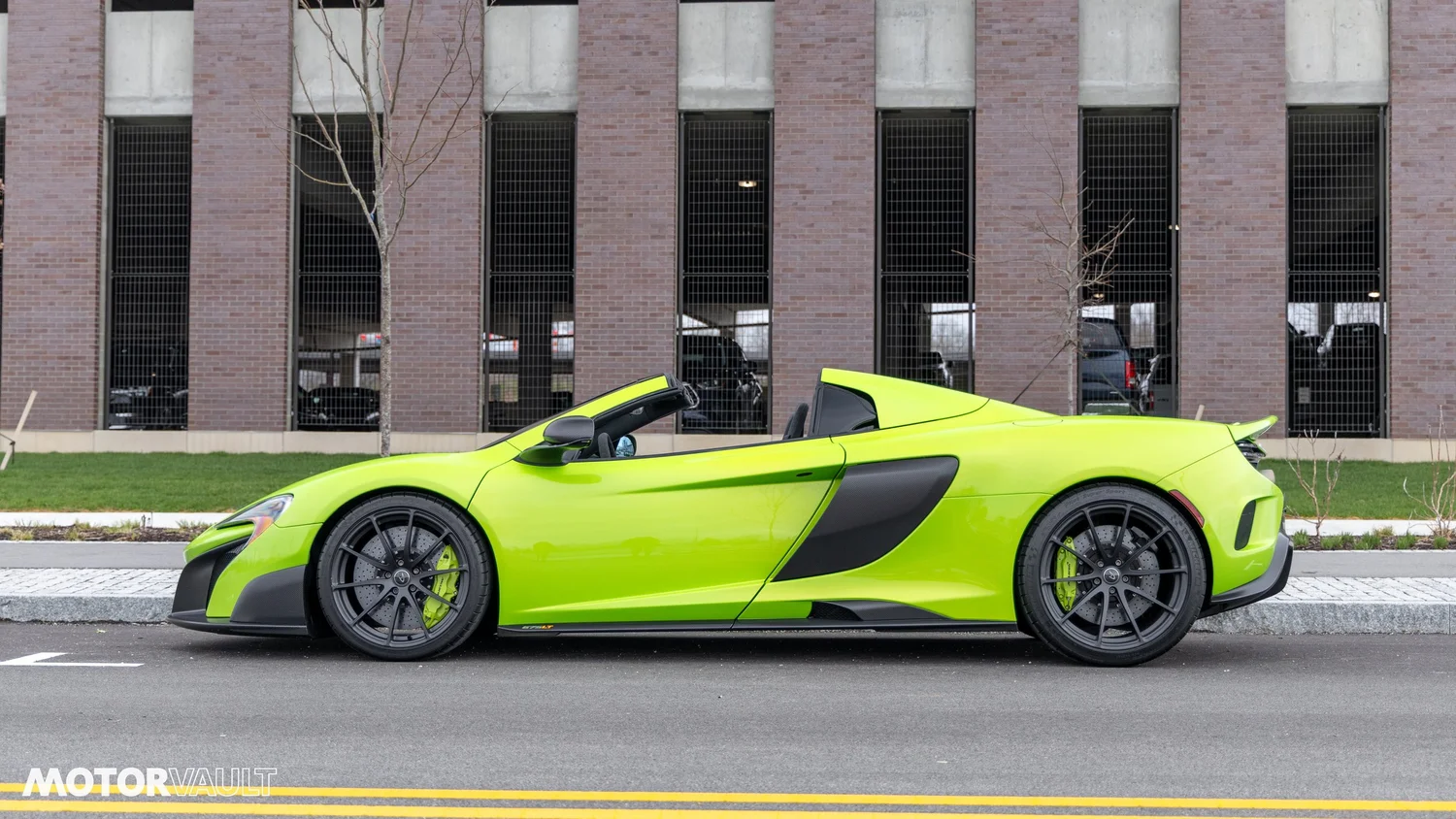 Used 2016 McLaren 675LT photo 15