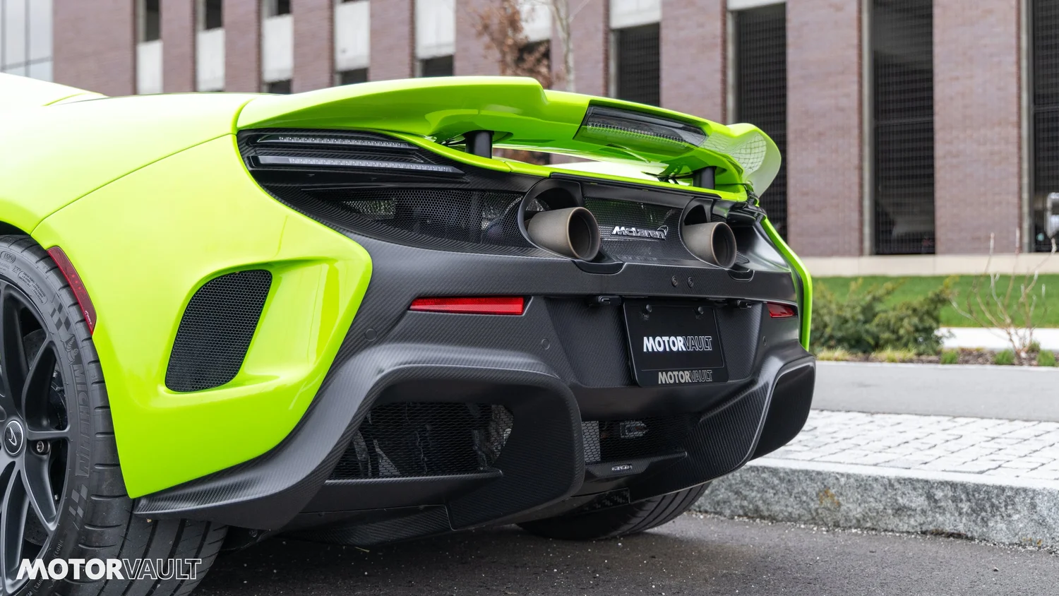 Used 2016 McLaren 675LT photo 21