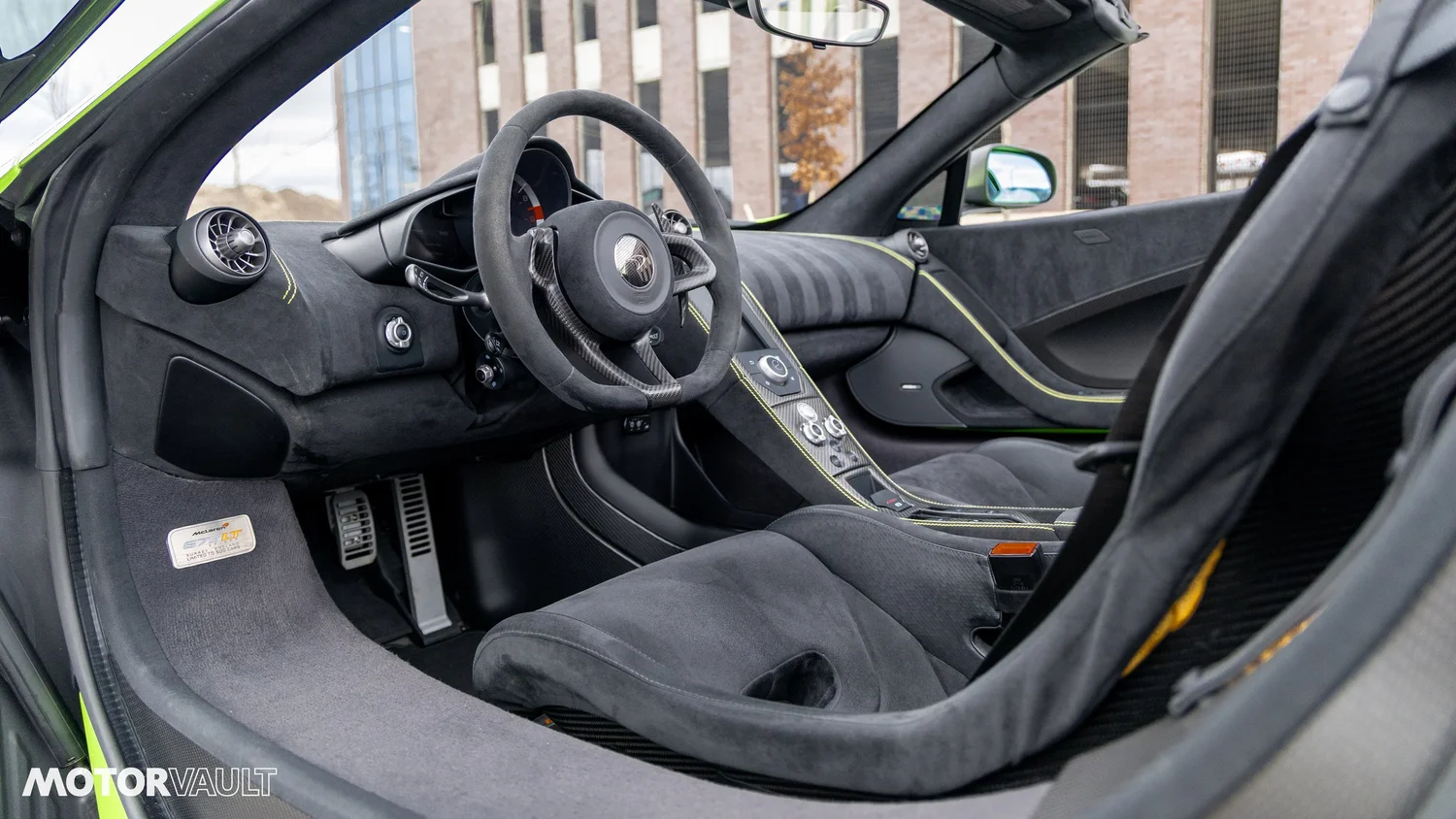 Used 2016 McLaren 675LT photo 27