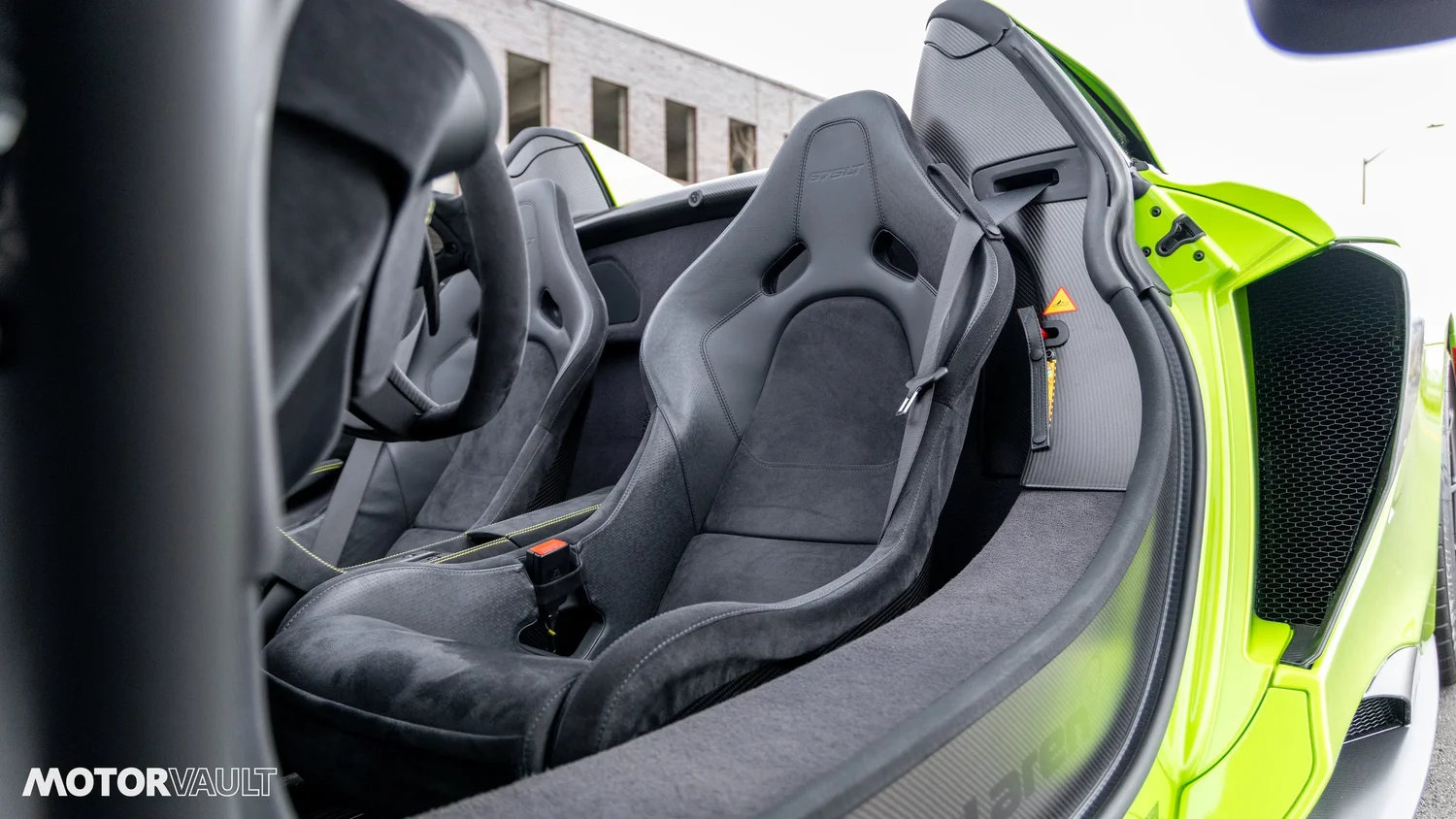 Used 2016 McLaren 675LT photo 28