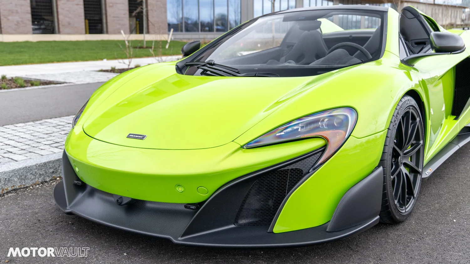 Used 2016 McLaren 675LT photo 32