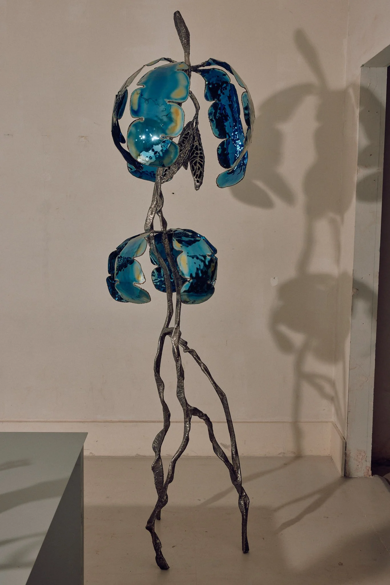 Michael_Gittings_handmade-mirrorpolished-stainless-steel-blue-floral-sculpture.jpg