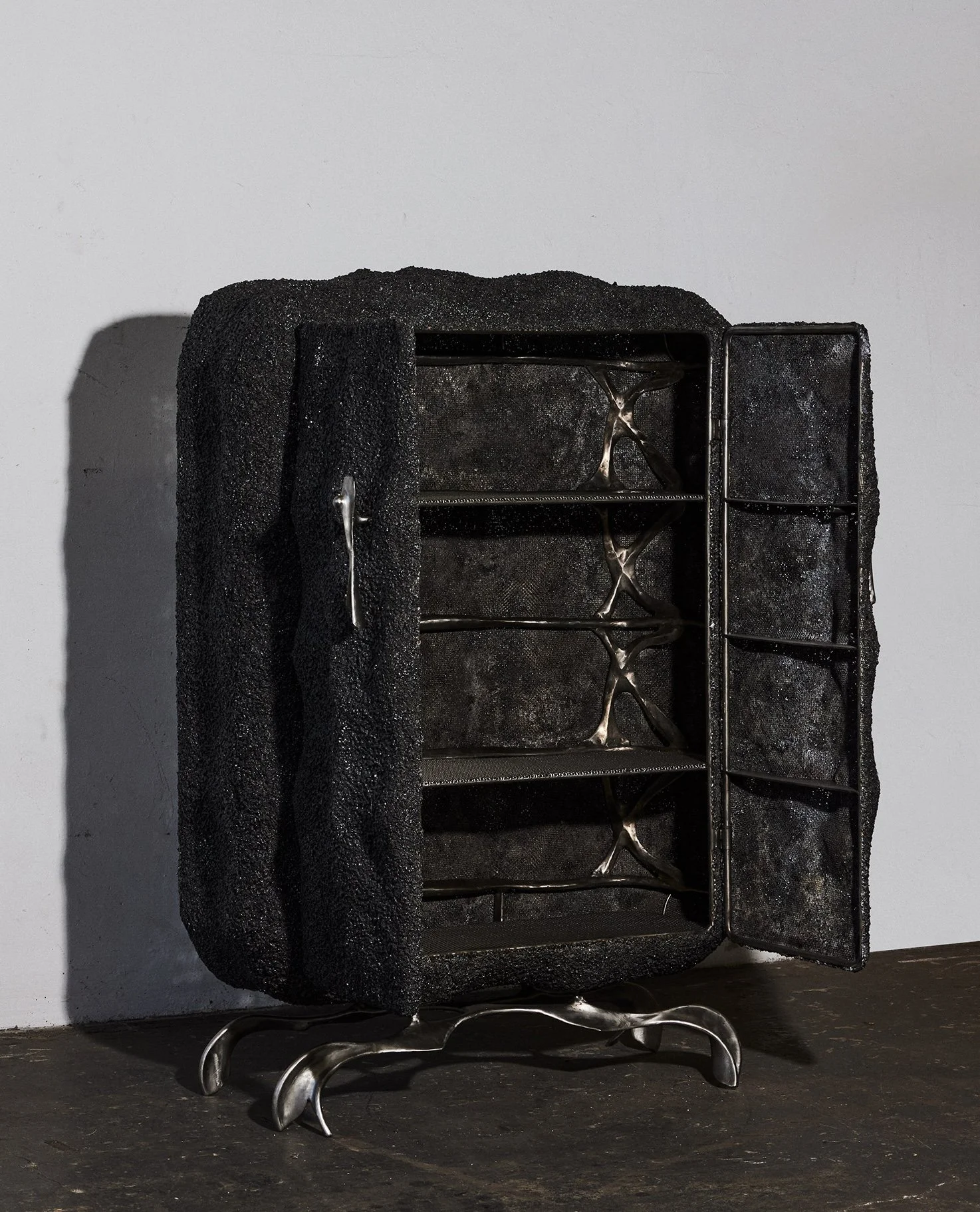 AHG004-Gittings-Cabinet-240501-003-MichaelPham-WebRes copy.jpg