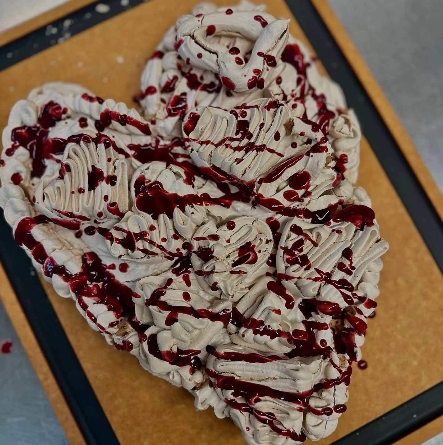 How many hearts do you see in the picture? Be the first to guess the right answer and WIN a 100% organic cotton Roots beanie to keep you cozy during this snow storm.  GIVEAWAY IS CLOSED. Rules below⬇️ 

A ❤️ meringue from our team to you, bigger than
