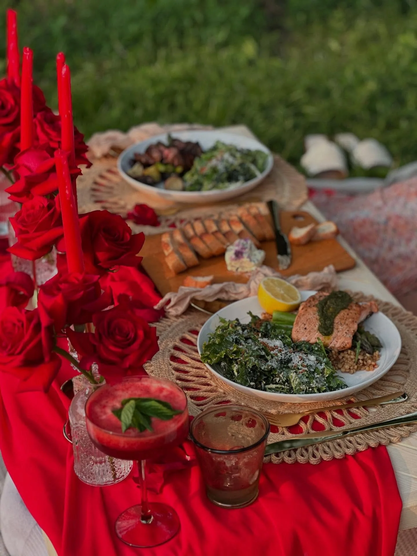 When the client asks for a private dinner in the park, you make it happen. Serving Wild Caught King Salmon and Grass-fed Filet, fresh mocktails + finished with a house made Brown Butter Carrot Cake. 🎣🥩🥕🍰

When we needed it, we called  @allure_by_