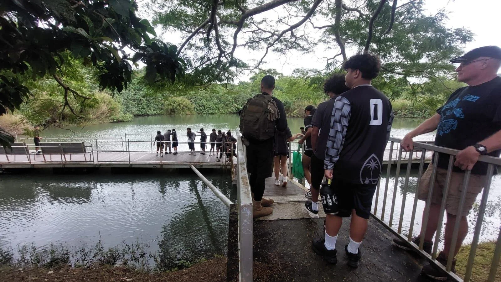Have you explored Masso Reservoir before? 🌿🐟 Masso reservoir features trails, fruit trees, and a fishing platform freely accessible to the public! Last week, we teamed up with Brent Tibbatts from our DAWR fisheries team to bring Inal&aring;han Midd