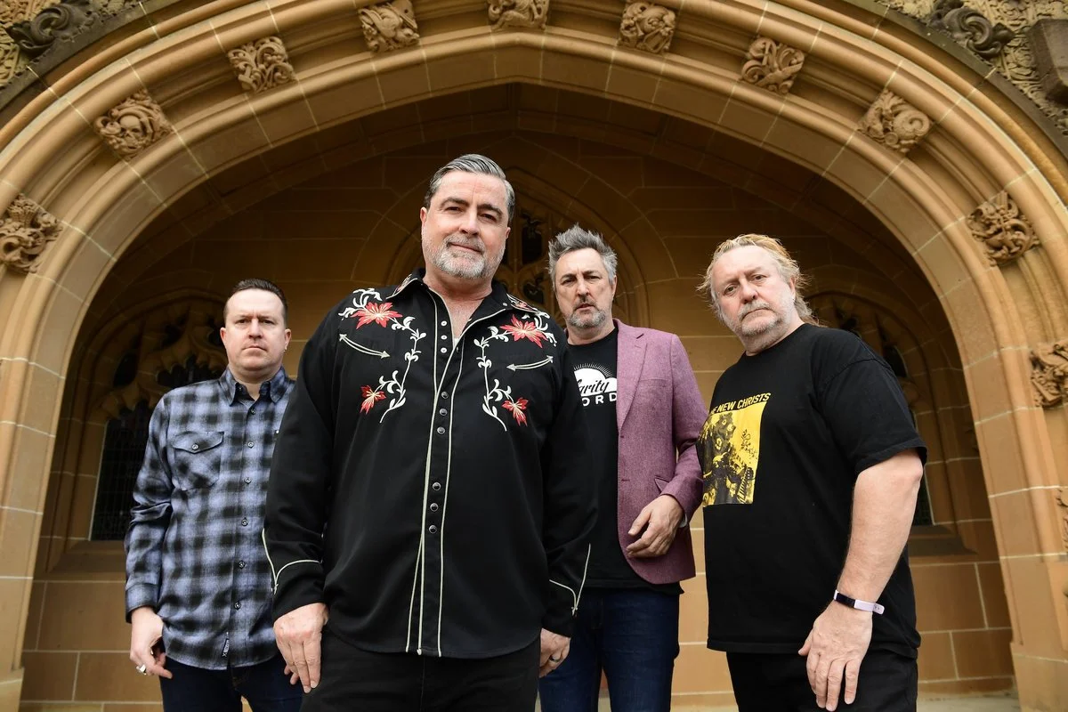 DAVE FAVOURS & THE ROADSIDE ASHES