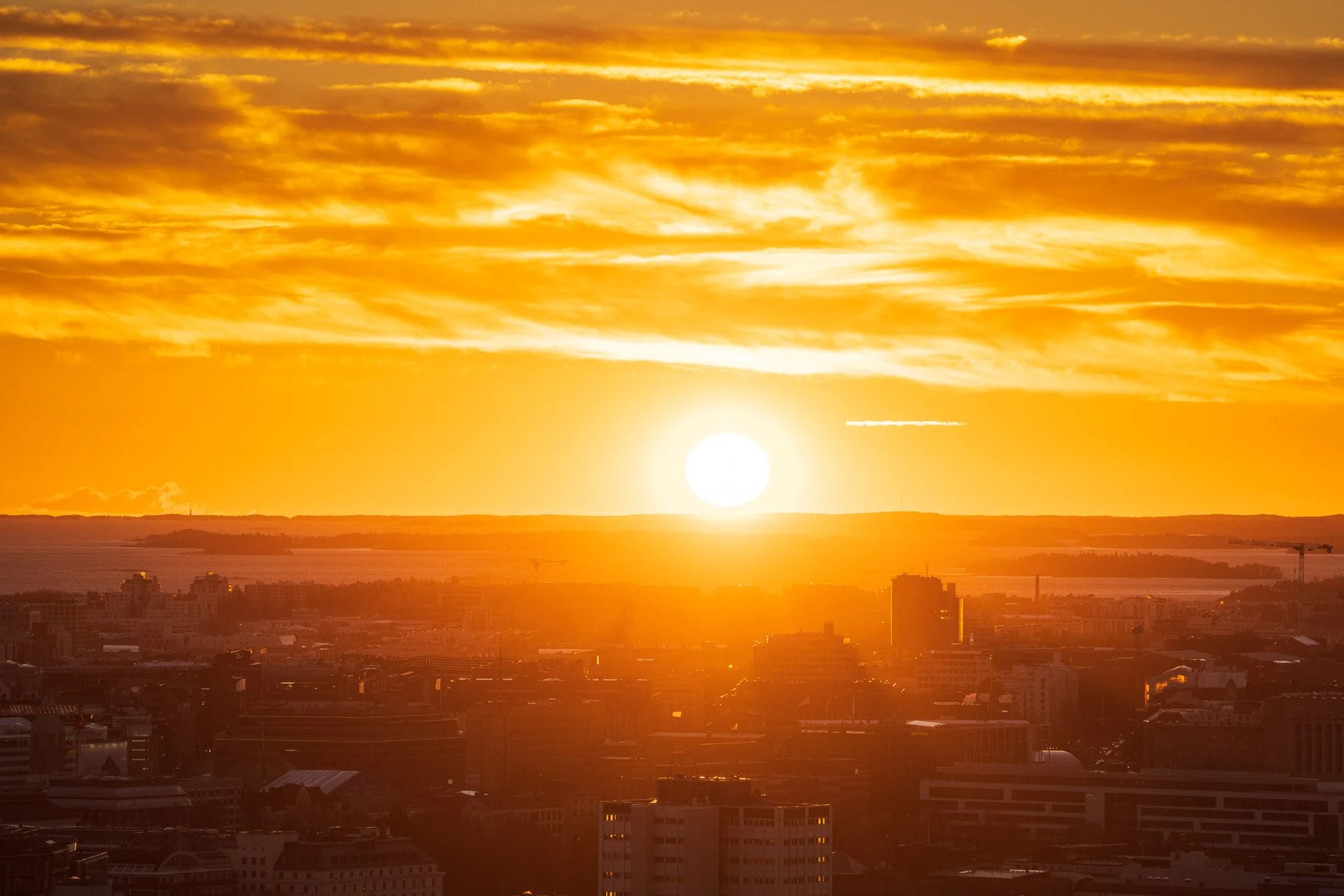 221112_klo1550_Aurinko_laskee_1920pix.jpg