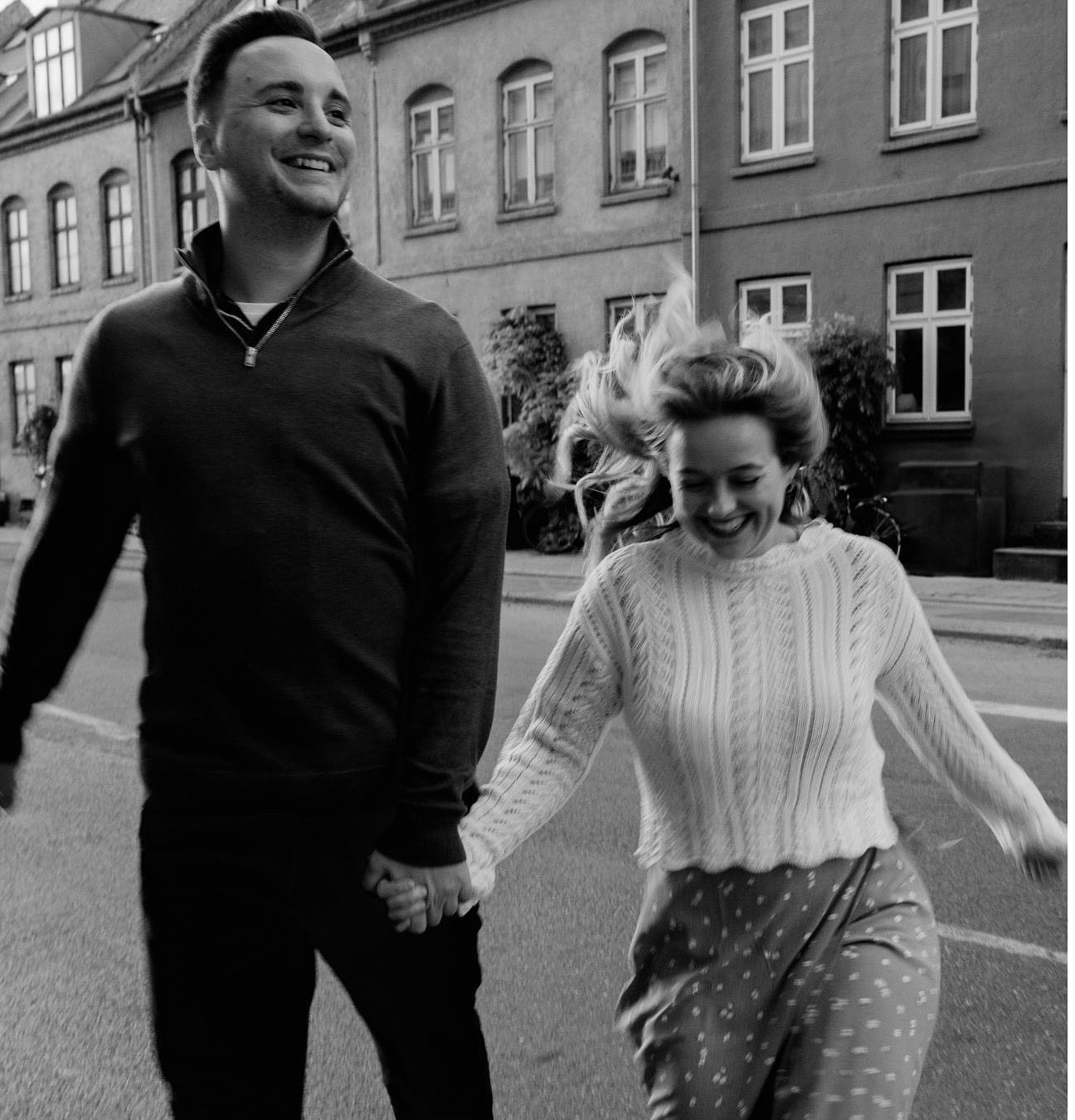 E N G A G E M E N T - Juli&amp;Kriszti&aacute;n x Coppenhagen

Zseni&aacute;lis h&eacute;tv&eacute;g&eacute;t t&ouml;lt&ouml;ttem Koppenh&aacute;g&aacute;ban m&uacute;lt h&eacute;ten, ahol Juli&amp;Kriszti&aacute;n &eacute;lnek. Mondanom sem kell, ho