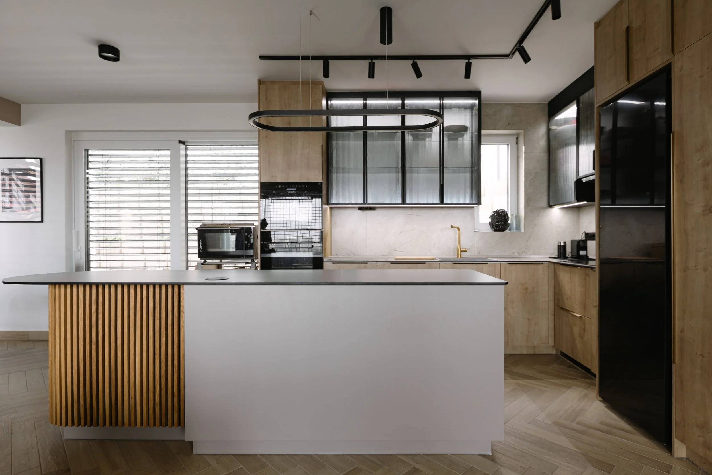R6M26996-HDR.jpg
