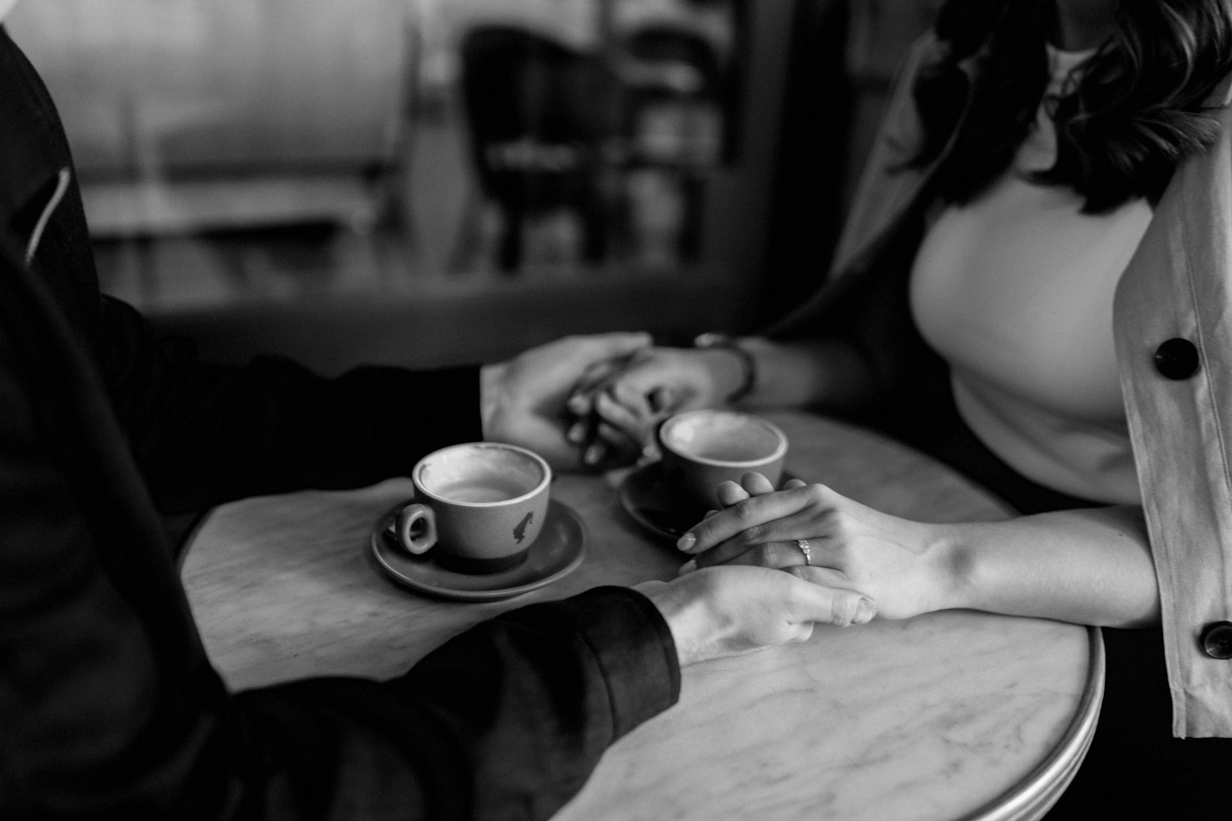 Zsani&Kristóf_jegyes_b&w-9.jpg