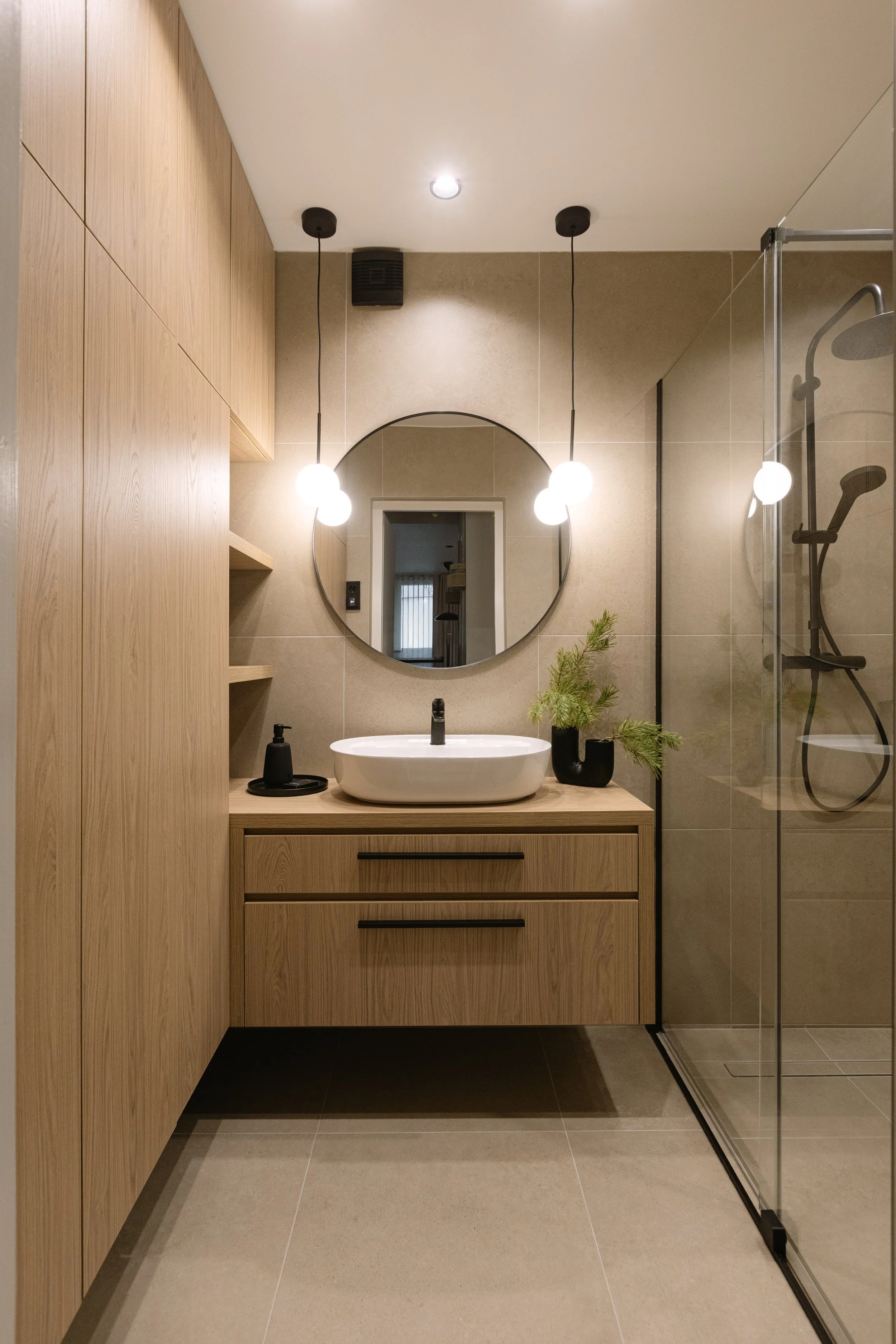R6M24909-HDR.jpg