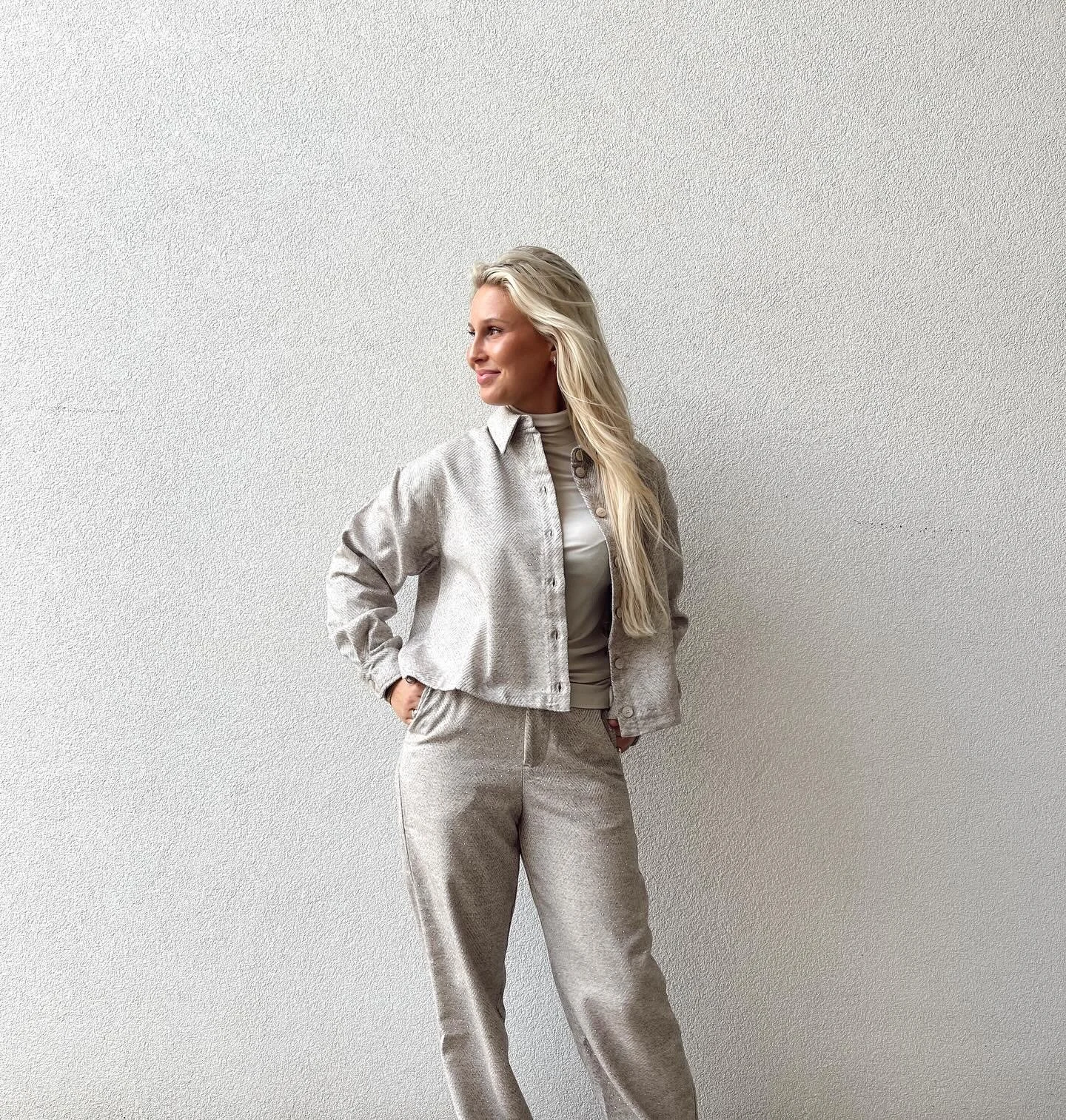 Leave a little sparkle wherever you go ✨
#FW25 #Dominiqueenco