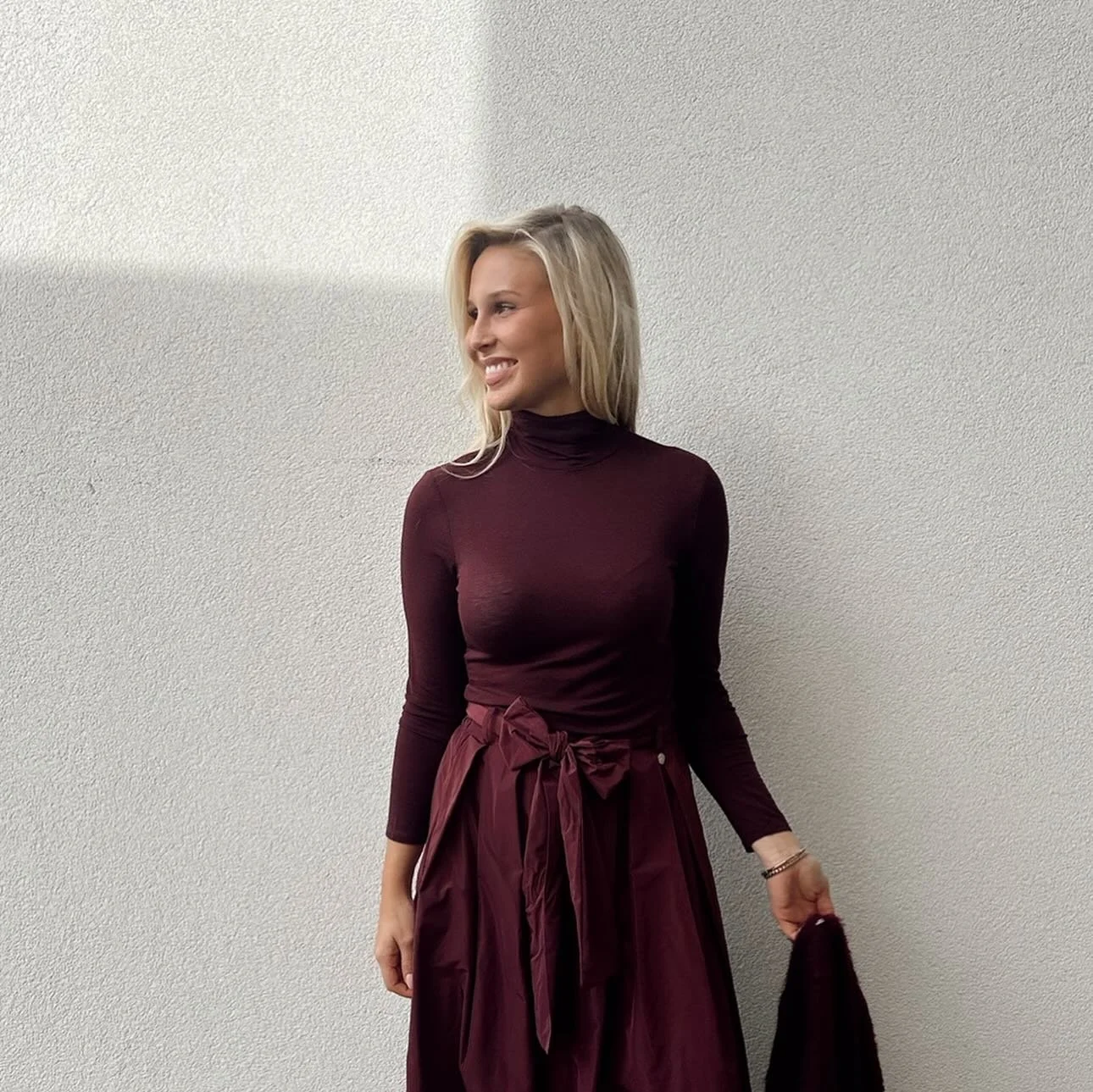 Enjoy this beautiful fall Sunday 🤎 #ootd #burgundy #FW25 #Dominiqueenco
