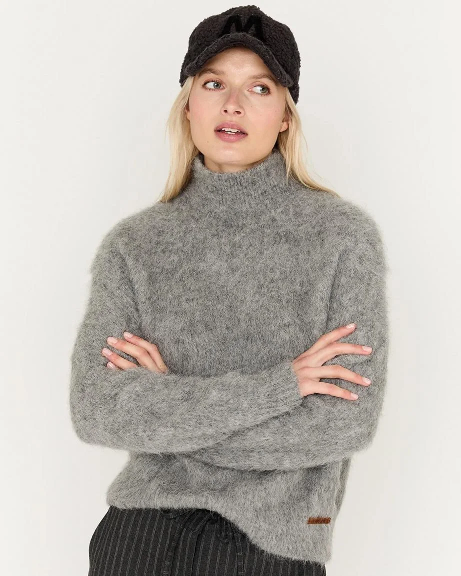 Cozy season 🧸🩶 #ootd #Dominiqueenco #FW25