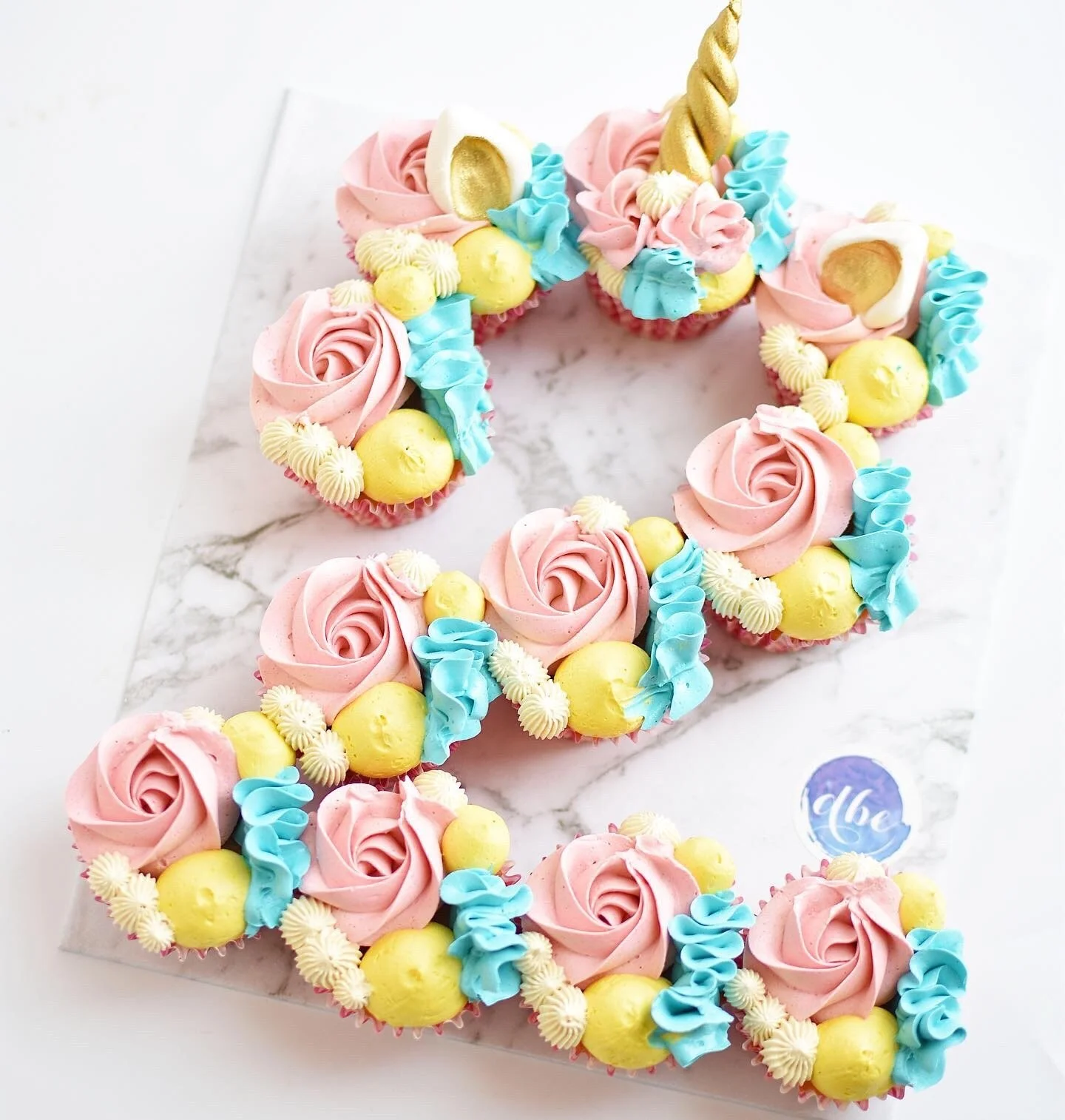 Cupcake Pull-A-Part Cake